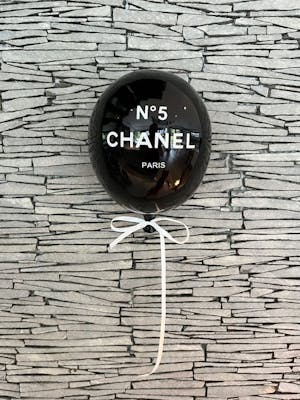Longet Arts - Balloon Chanel N°5 | Barnebys