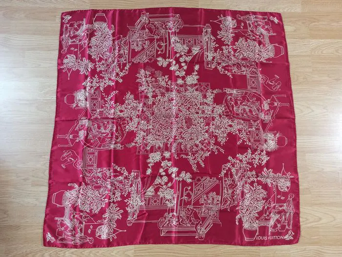 Grand Carré De Soie Gloria Vanderbilt Vintage Années 80 - 120x120 Cm - Mauve à Motifs - Neuf