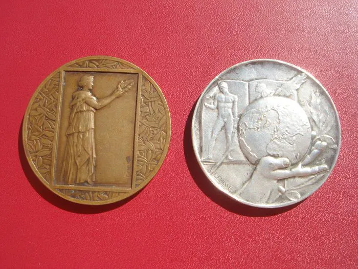 Médailles Belges Art Nouveau 1930 - Lanceur De Disque Bronze - Journal LE SOIR - Bon état