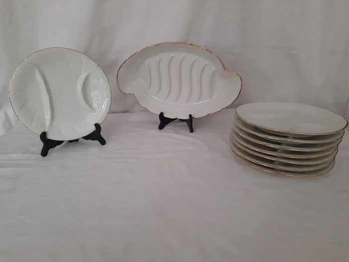6 Assiettes à Asperges En Porcelaine De Limoges - Blanc, état Très Bon, Occasion