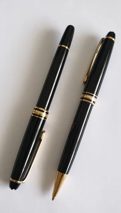 Lot De Stylos BALMAIN : 2 Stylos Bille + 1 Stylo Plume - Occasion à Recharger/nettoyer - Bon état Général