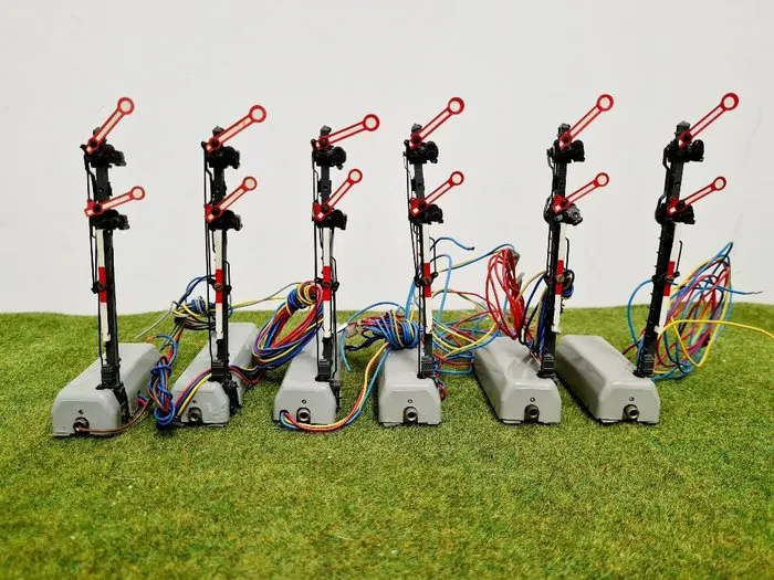Märklin H0 - 70412 - Hauptsignal mit Gittermast kaufen - Modellbahnen