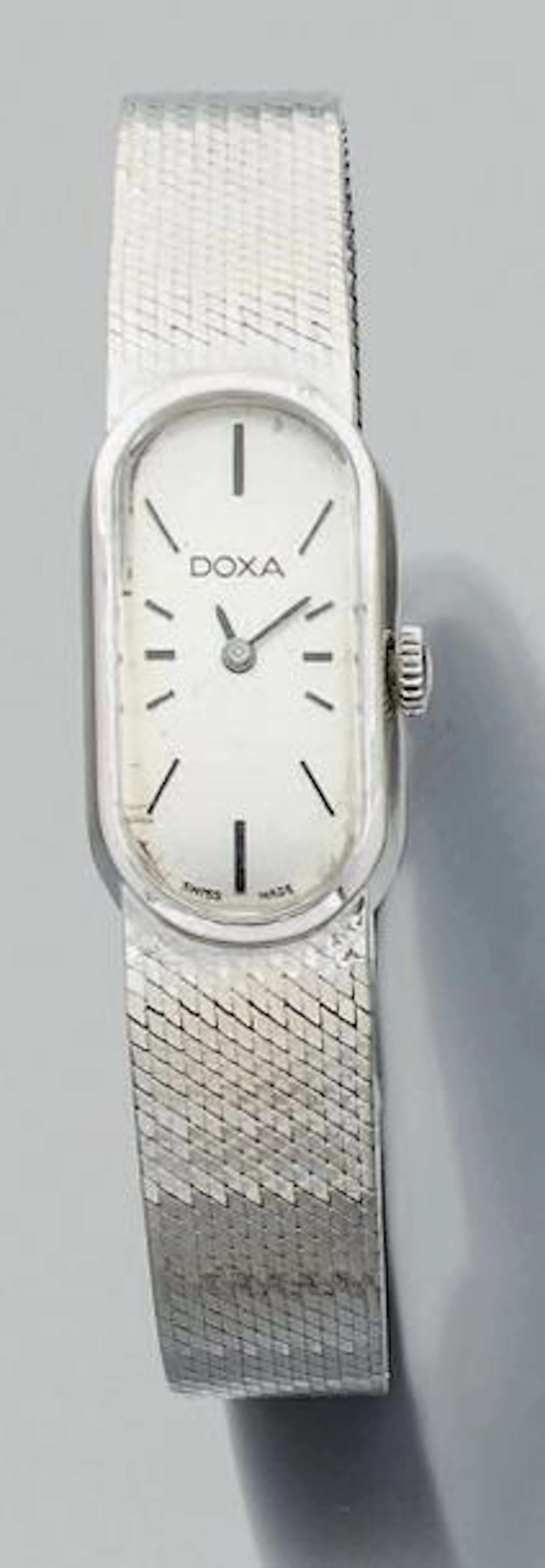 BRACELET MONTRE de dame oblongue en or gris…