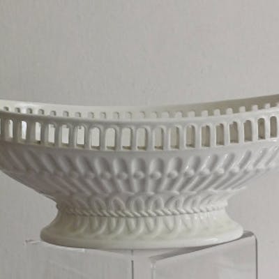 Wedgewood Creamware oval pedestal bowl with galleried rim, impressed