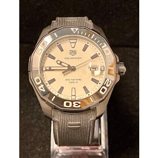 TAG HEUER Aquaracer SS Men's Large Wrist Watch w/ Date Feature - $5K