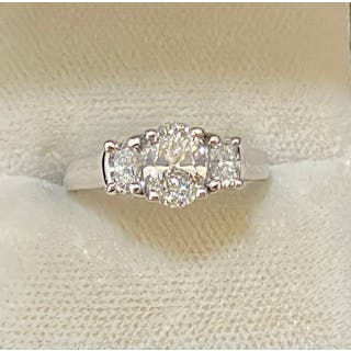 Beautiful Unique 18K White Gold 3-Stone Diamond Engagement Ring -