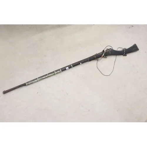 An antique muzzle loading arabic camel gun. | Barnebys
