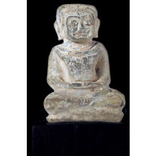 Very rare Thai 12/13thC Haripunchai glass Buddha