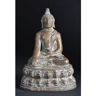 17thC C Tibetan Bronze Buddha. Measures 6 1/2 inches tall x 4 inches