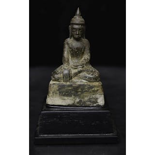 Very fine 16/17thC bronze Burmese Buddha.