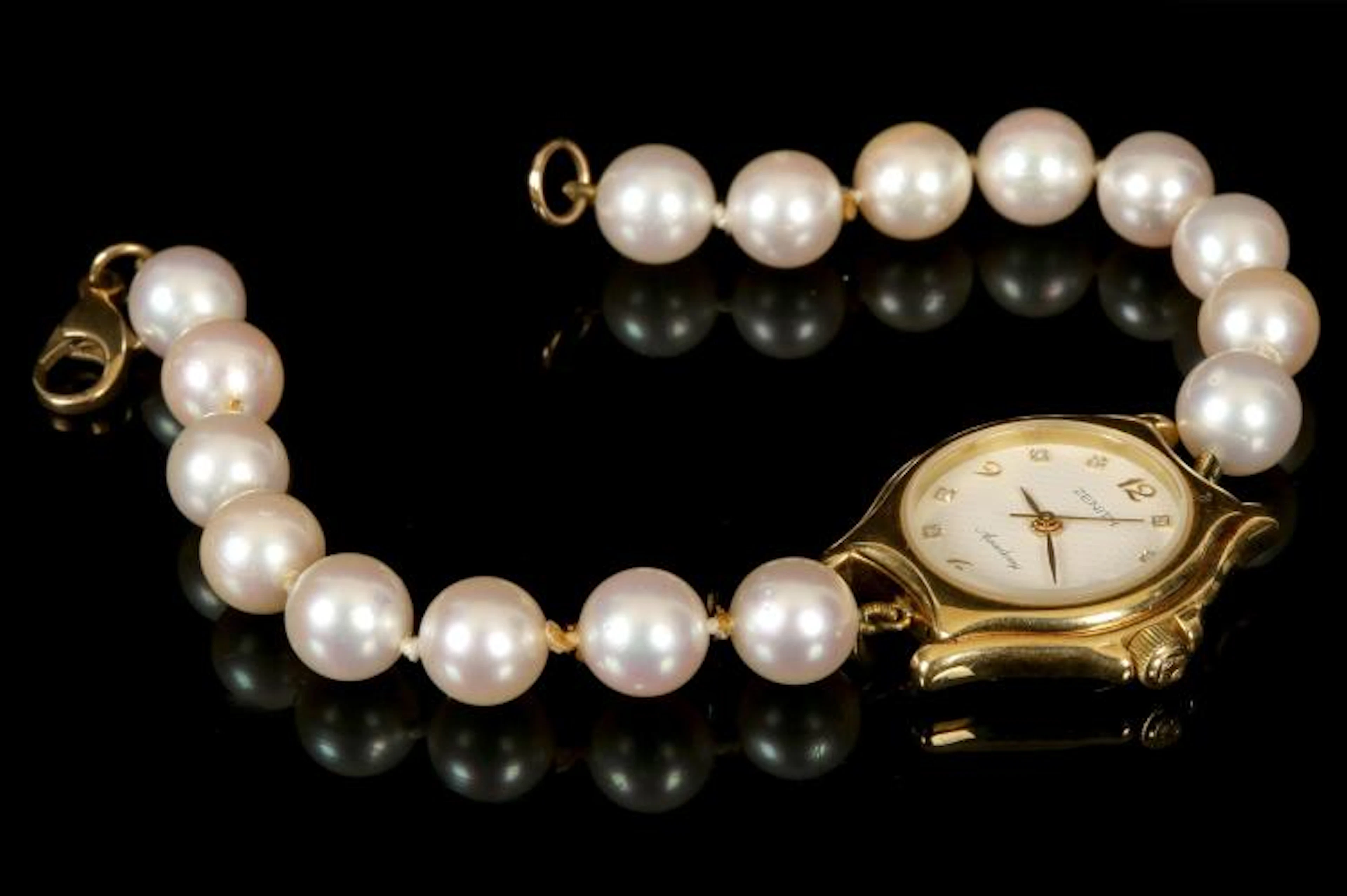 A ladies 18ct gold cased 'Zenith - Academy' dress watch