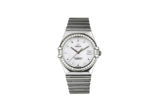 OMEGA. A LADIES STAINLESS STEEL AND DIAMOND SET CALENDAR BRACELET WATCH