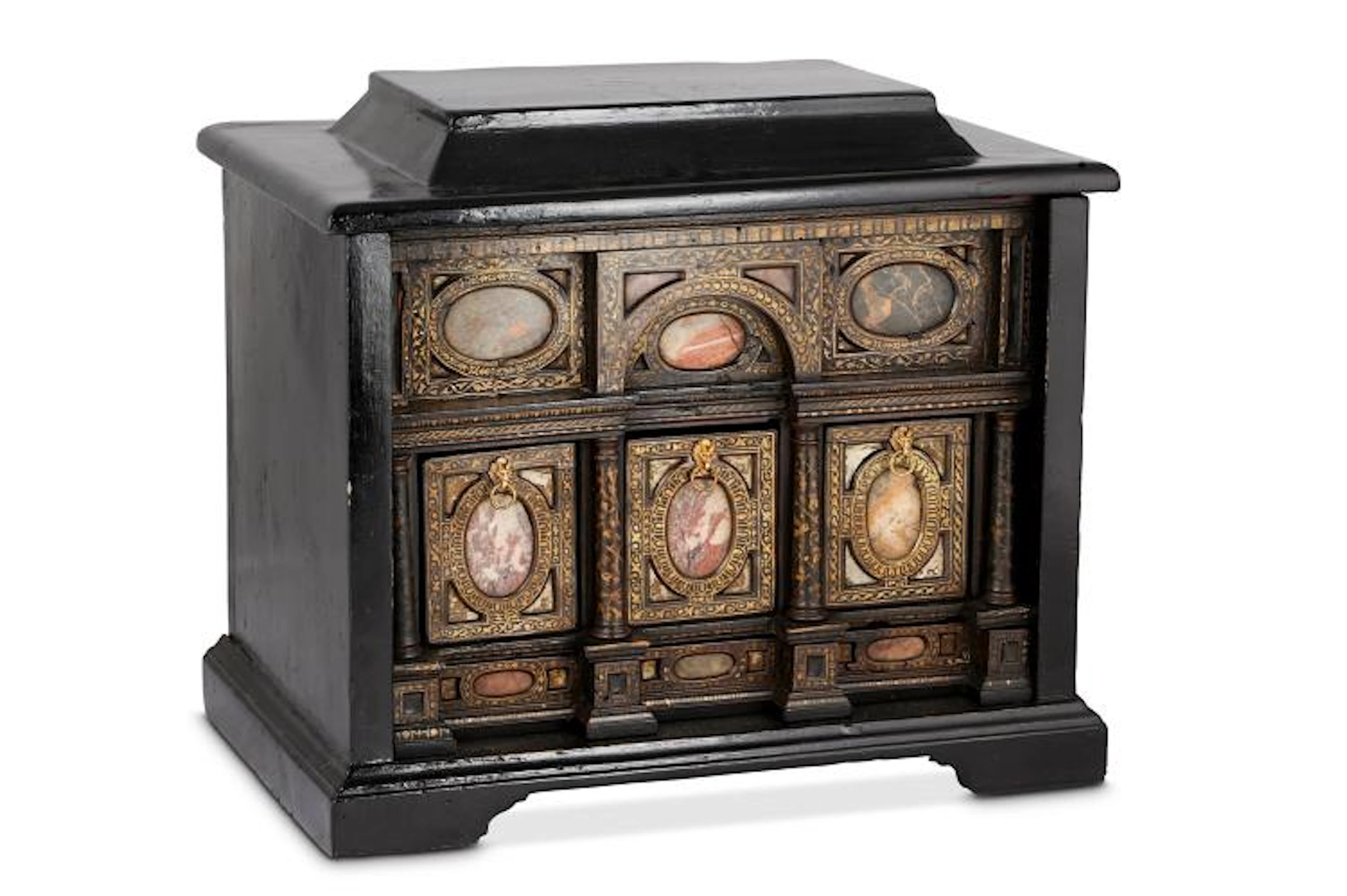 A RARE 16TH / 17TH CENTURY ITALIAN EBONISED