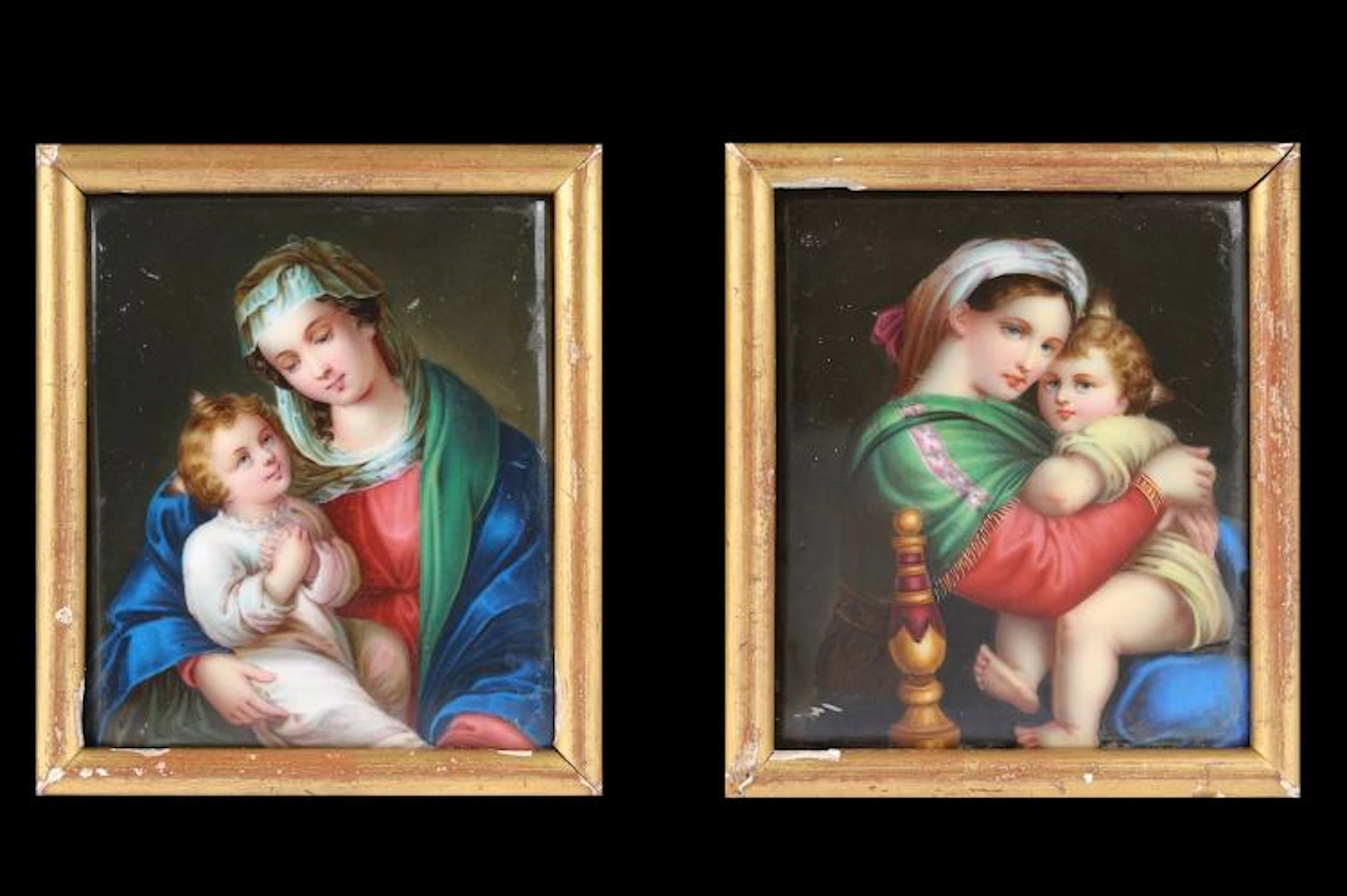 A SMALL PAIR OF 19TH CENTURY CONTINENTAL PORCELAIN...