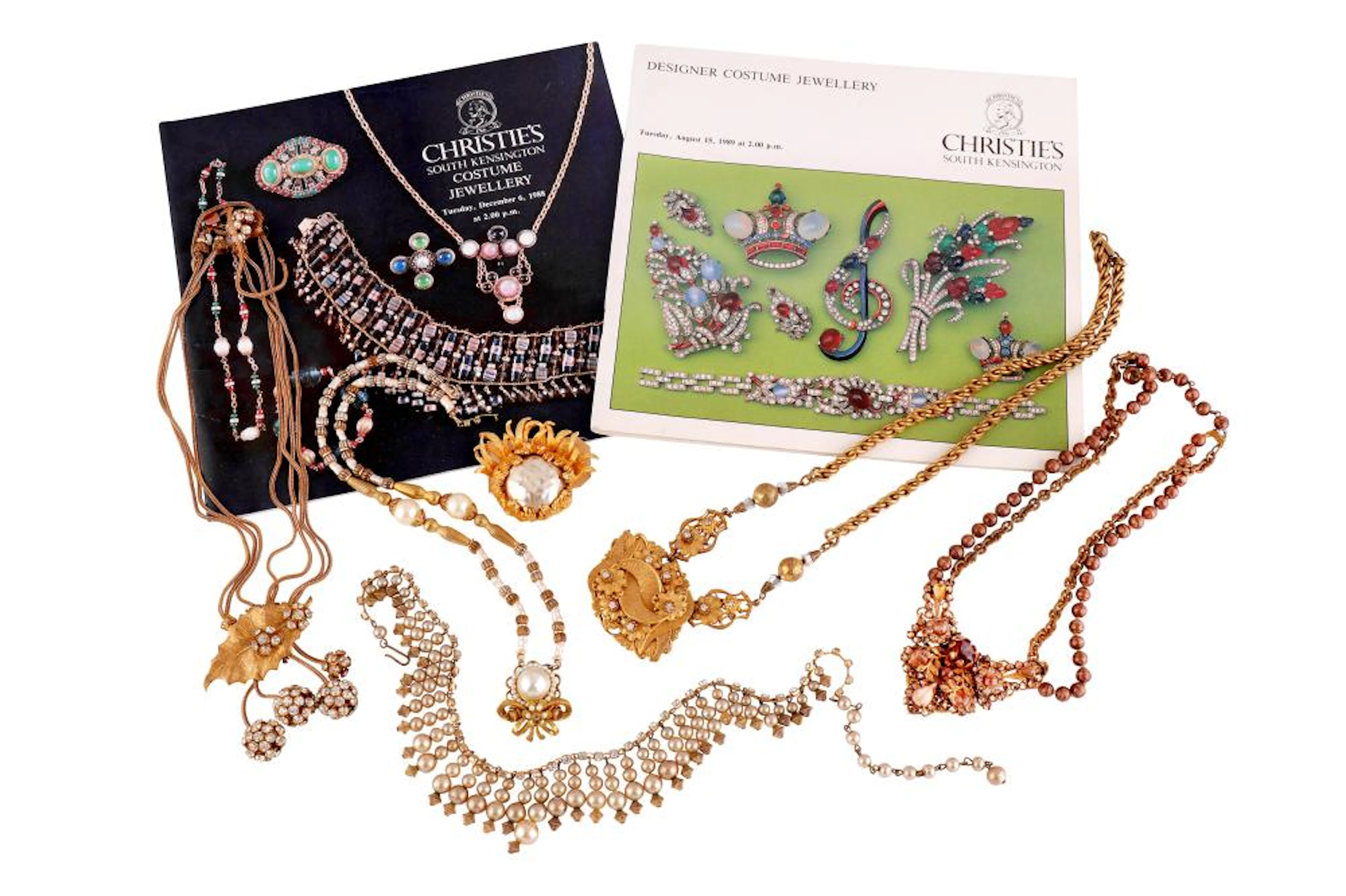 A GROUP OF COSTUME JEWELLERY