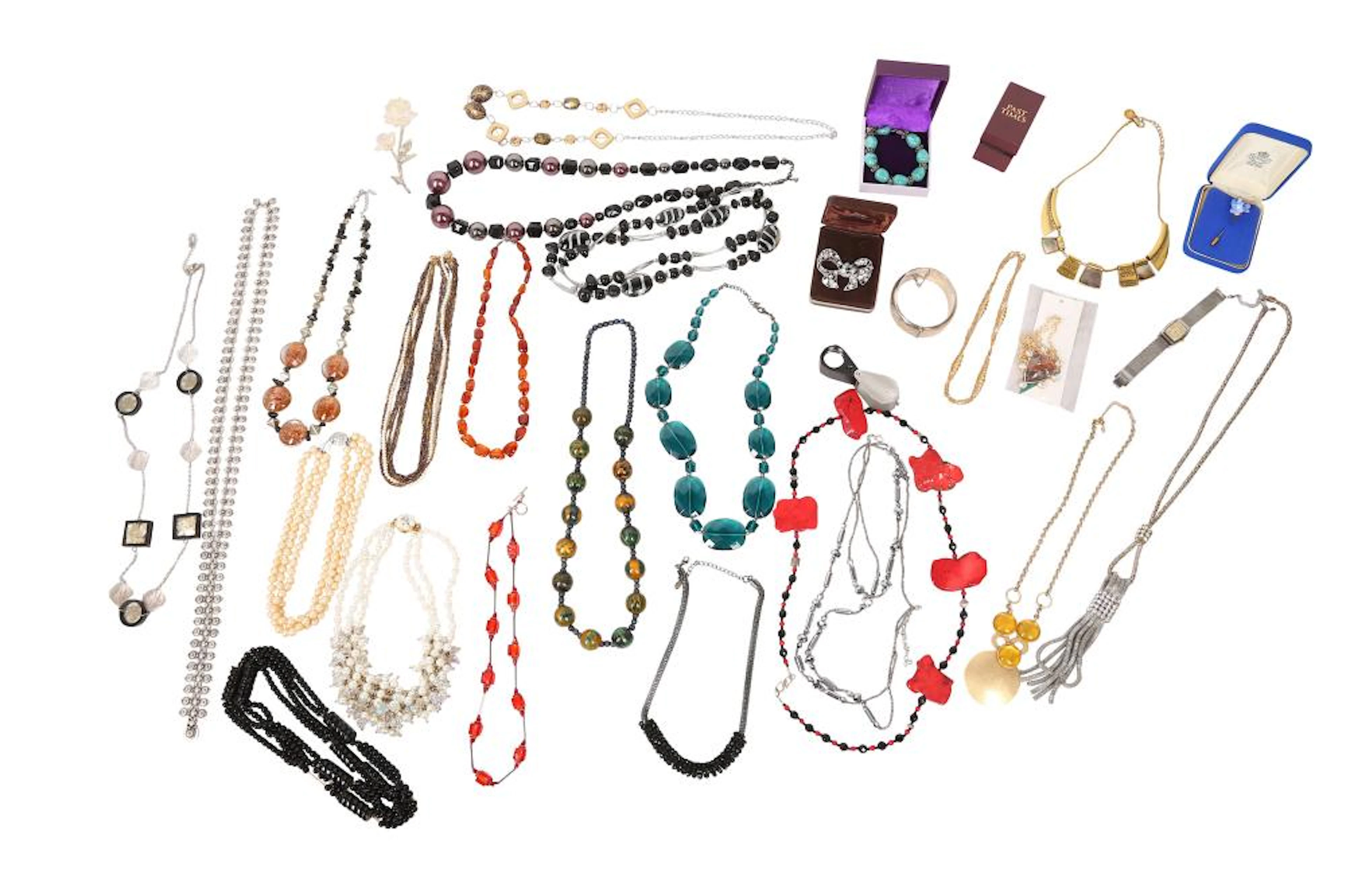 A GROUP OF COSTUME JEWELLERY