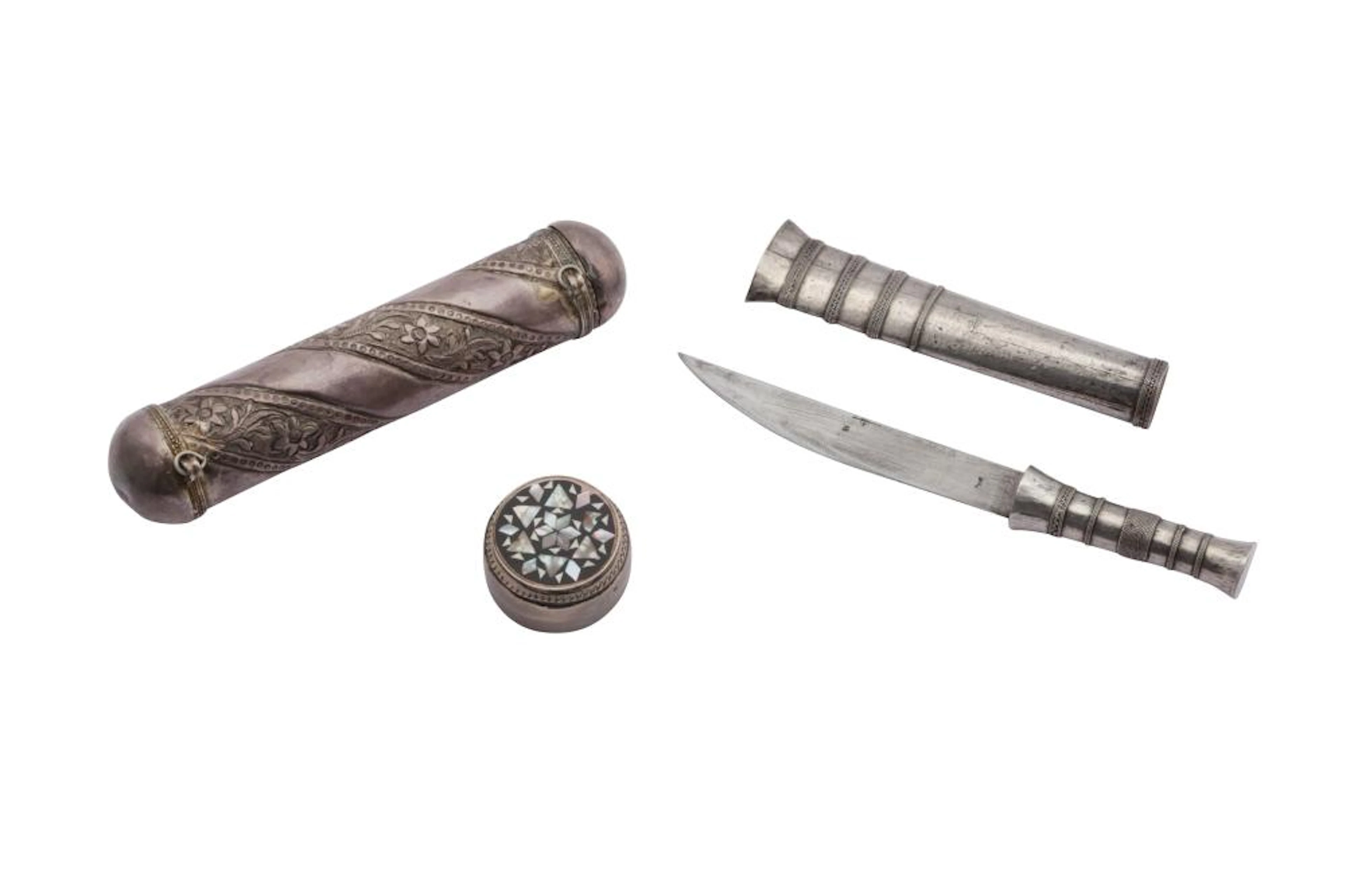 A 20TH CENTURY BURMESE UNMARKED SILVER CLAD KNIFE (DHA)...