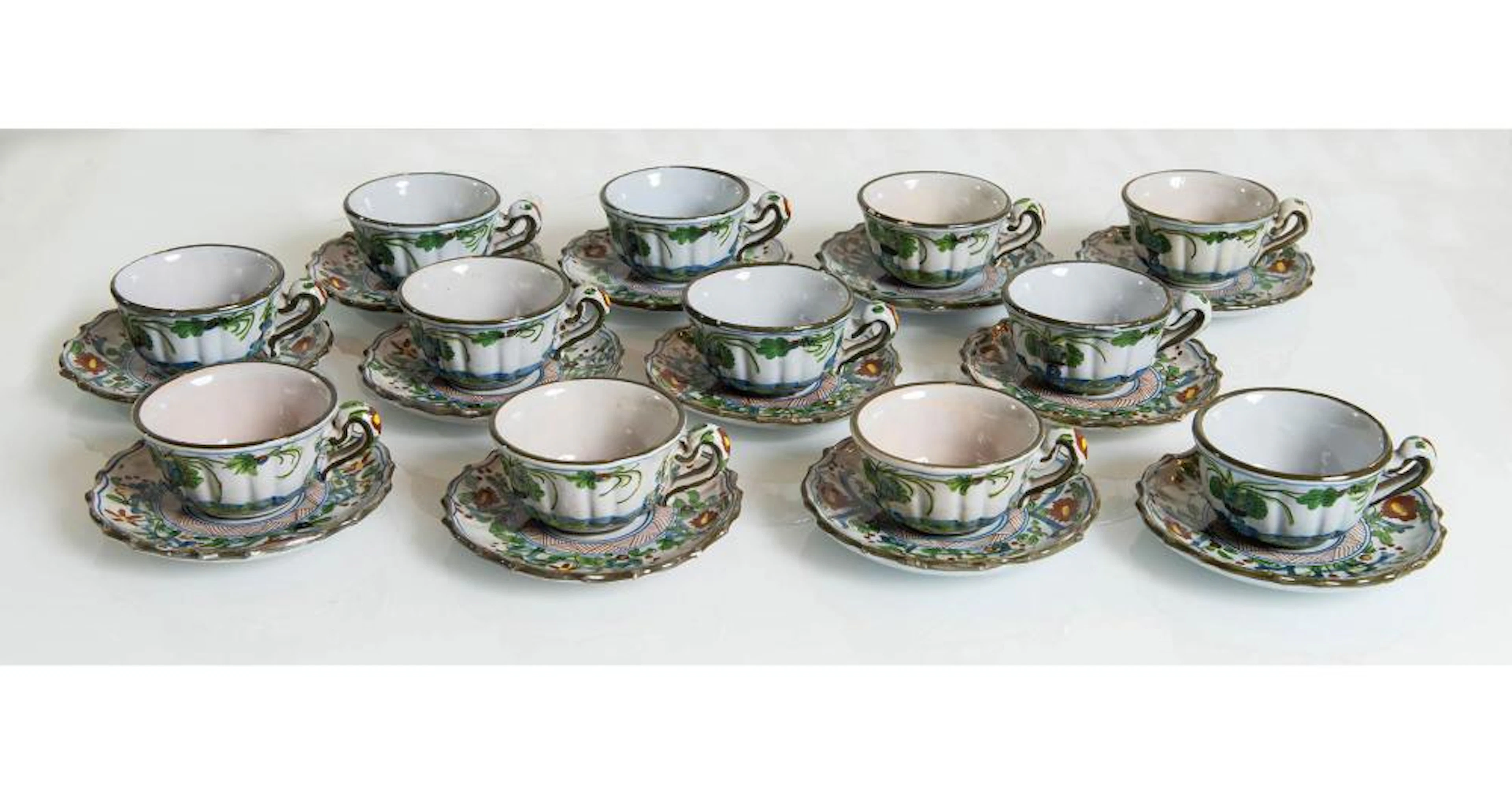 Servizio da dodici tazzine da caffè con piattino in ceramica