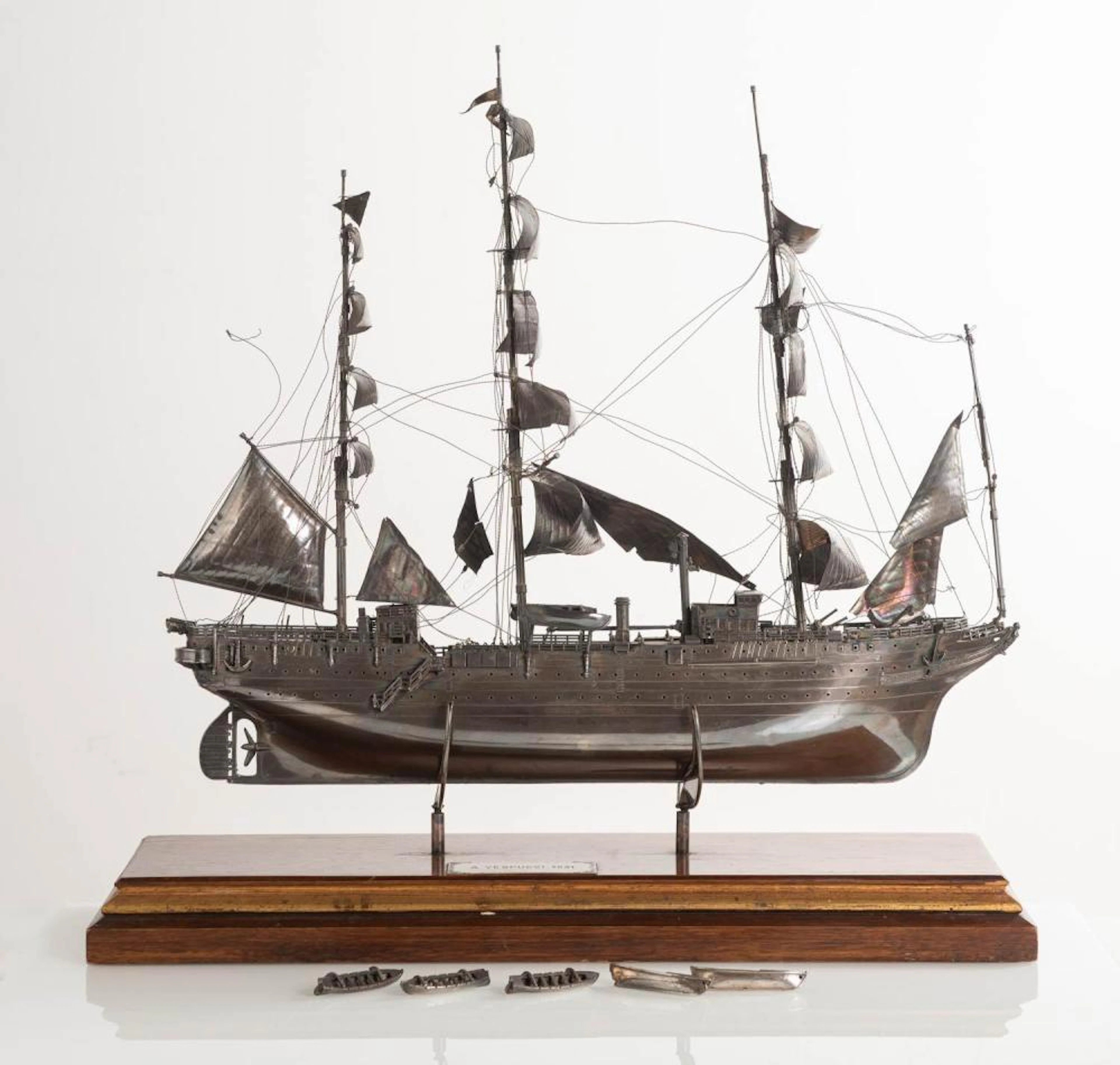 Silver objects - Modellino di veliero in argento ?Amerigo Vespucci?