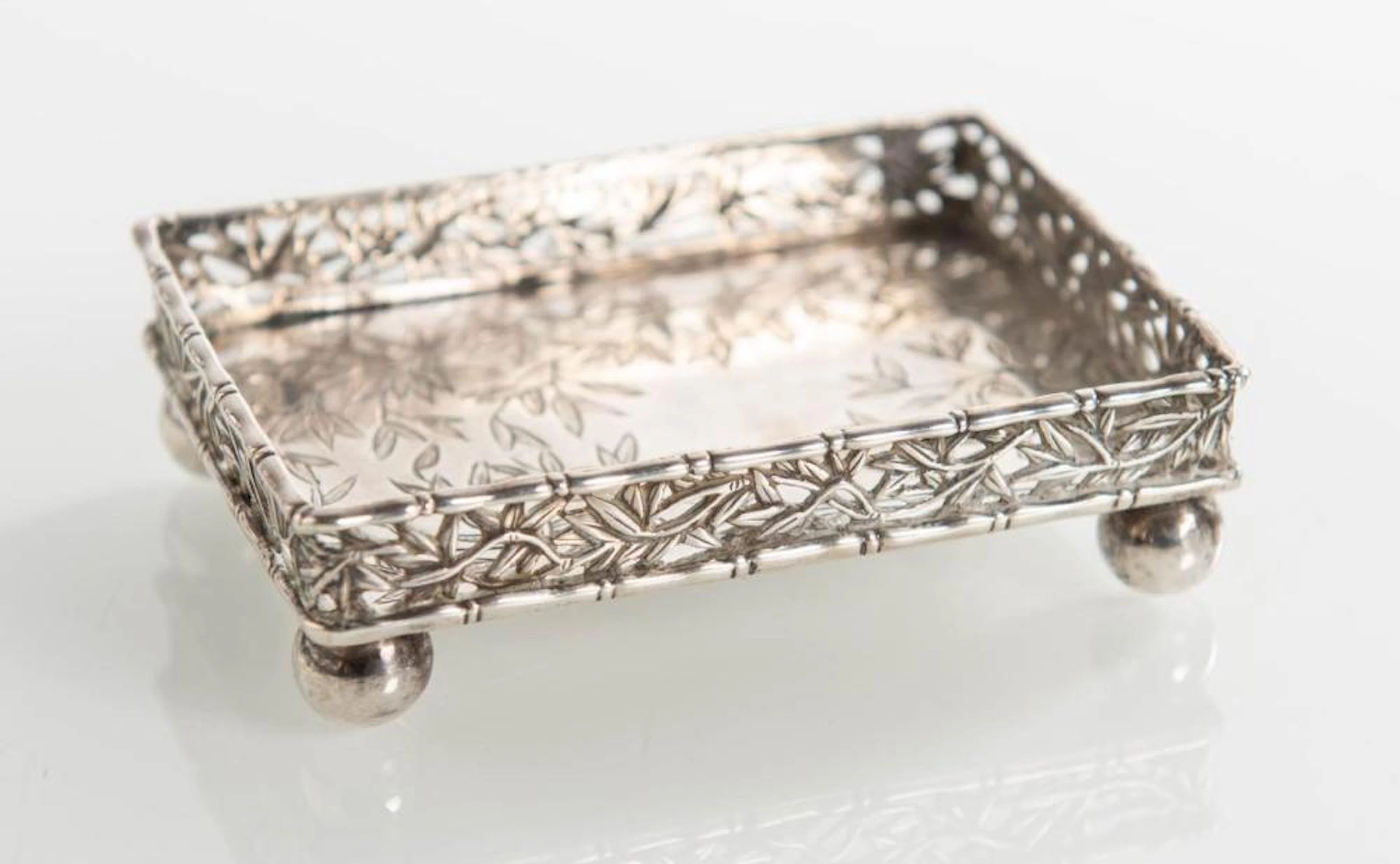 Oriental Art - Posacenere in argento, Cina - Epoca Ching.
