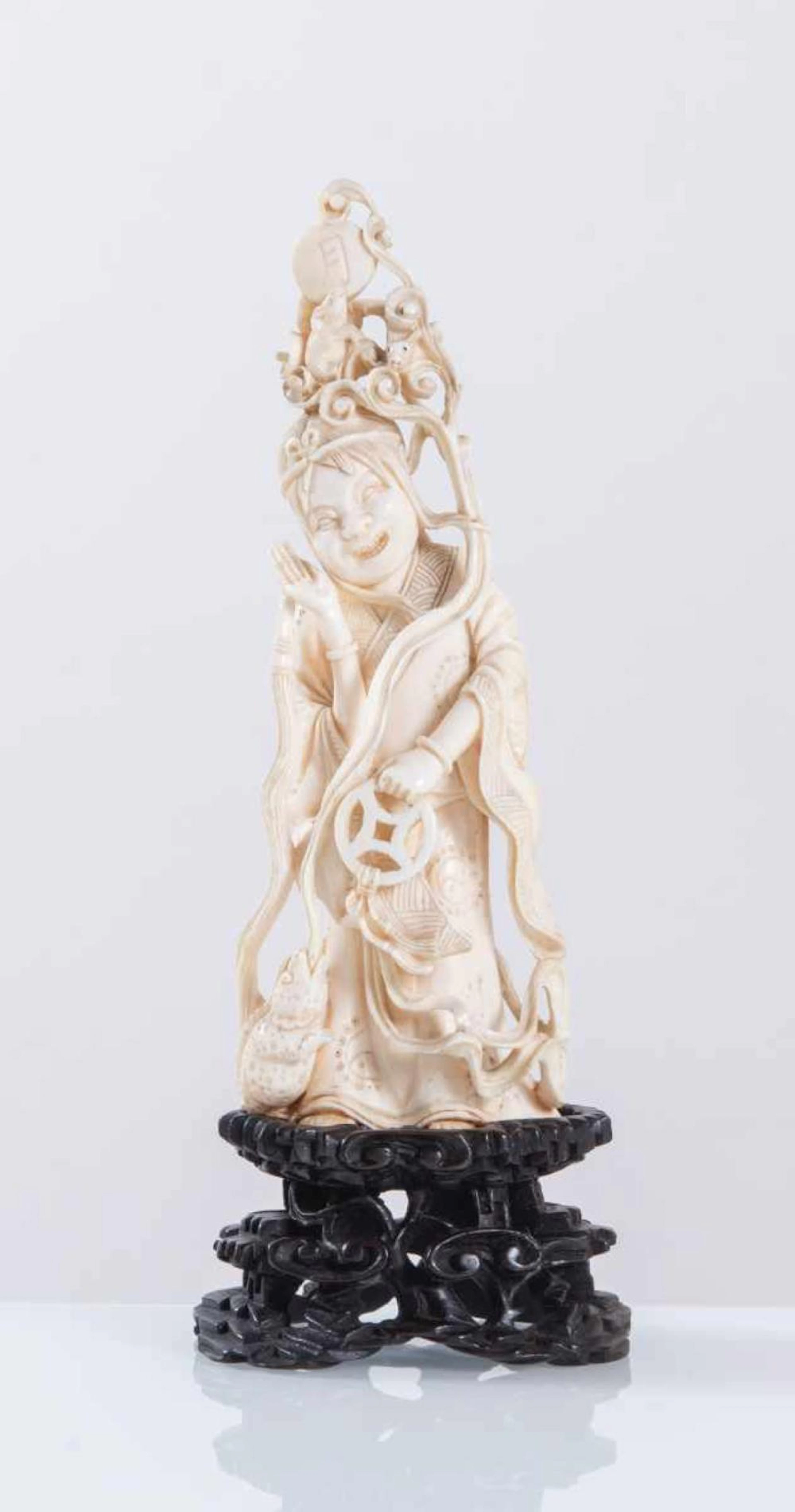 Scultura in avorio raffigurante ?Figura femminile?, Cina, XIX secolo.