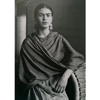 Frida Kahlo, Portrait in dress