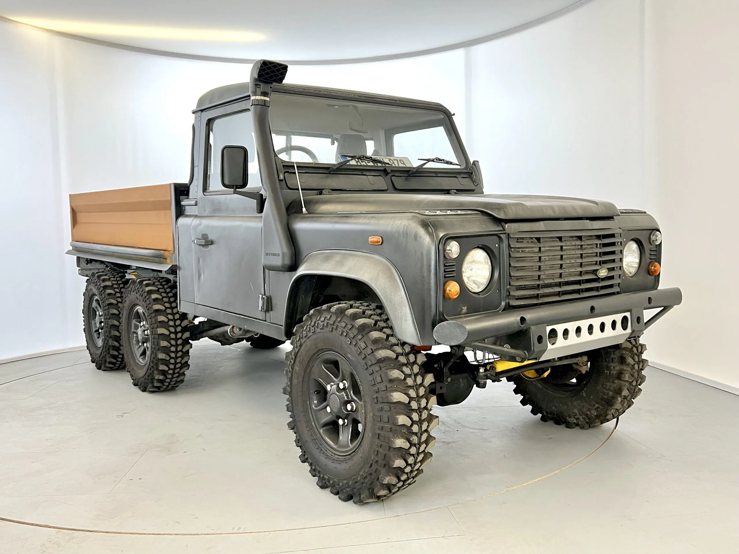 Land Rover Defender 6 Wheel Tipper | Barnebys