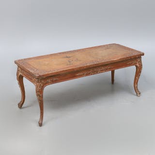 A REPRODUCTION RECTANGULAR LOW TABLE, IN 18TH CENTURY STYLE.