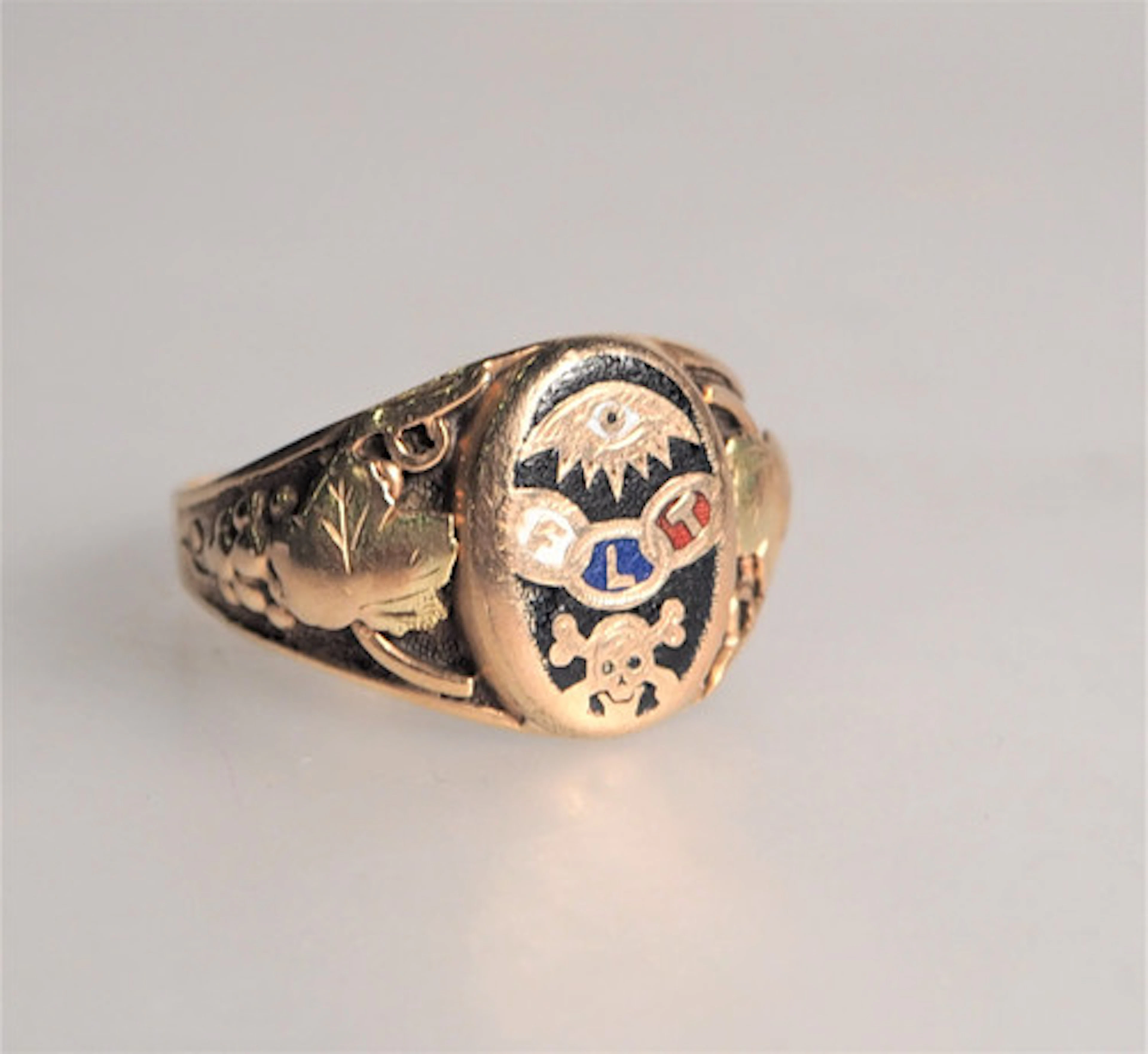 FRIMURARRING, guld och emalj,14 K.