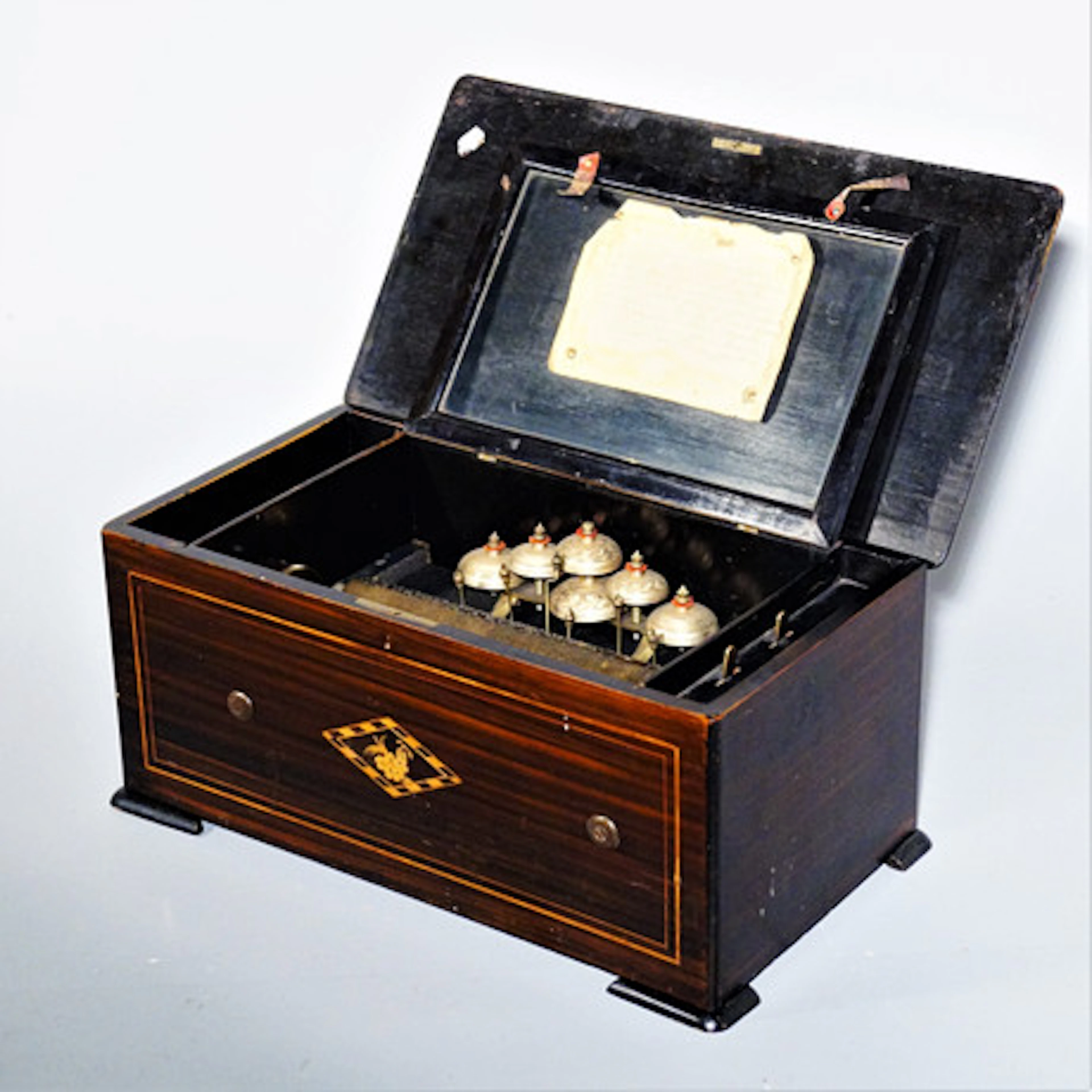 SPELDOSA, spelar 8 melodier.