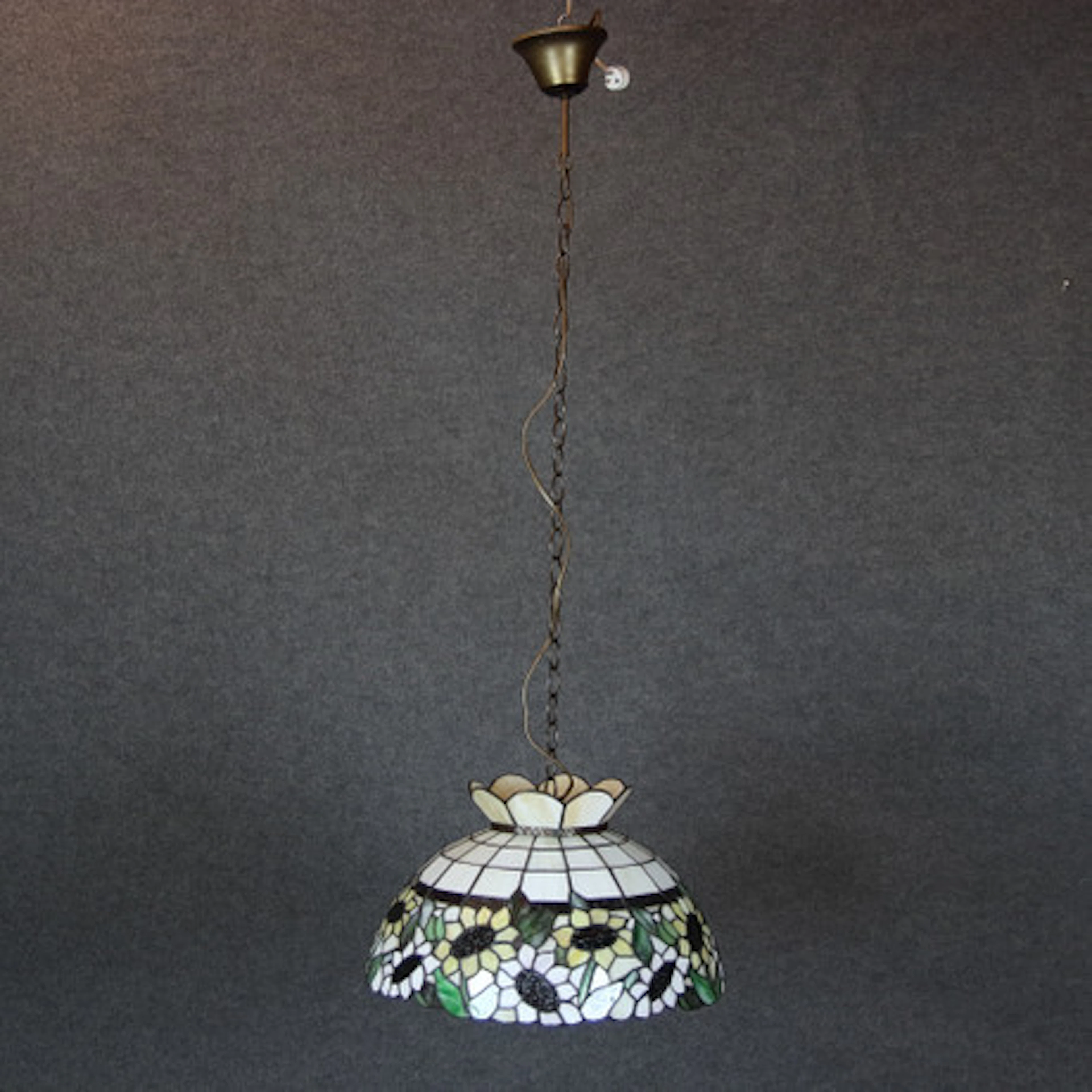 TIFFANYLAMPA, blyinfattad mosaik, nutida.