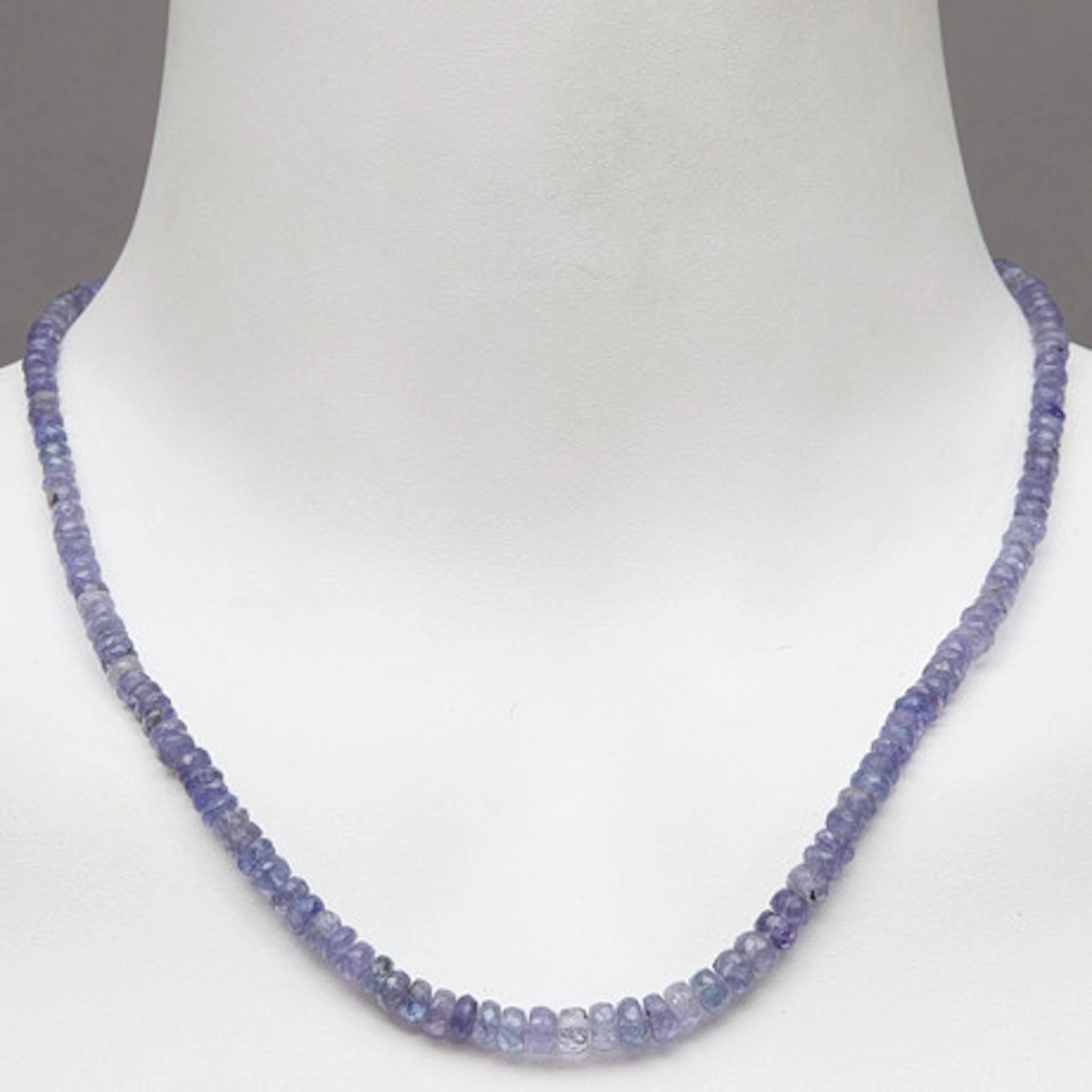 COLLIER, doserat, tanzaniter med knäppe i …