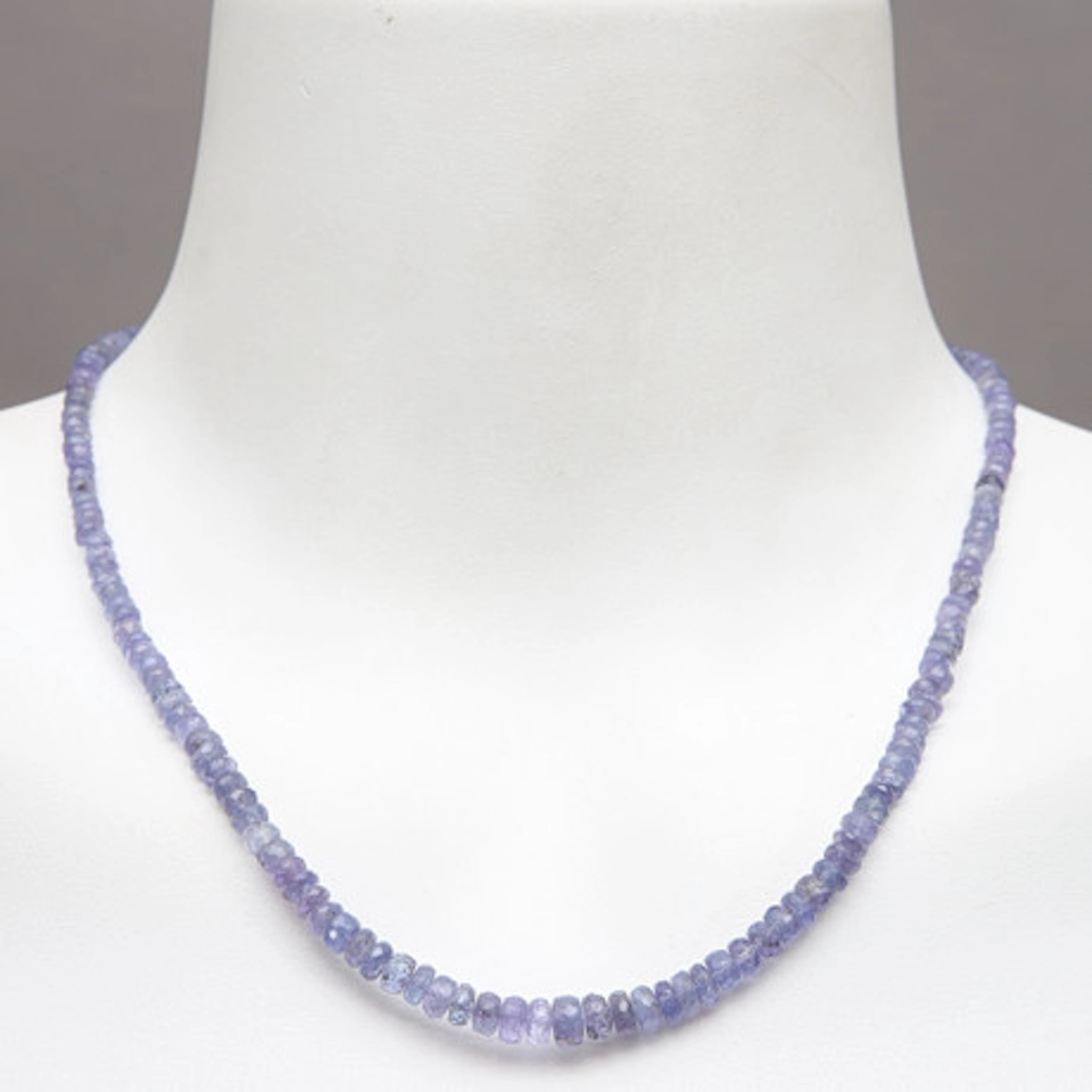 COLLIER, doserat, 88 ct tanzaniter, med si…