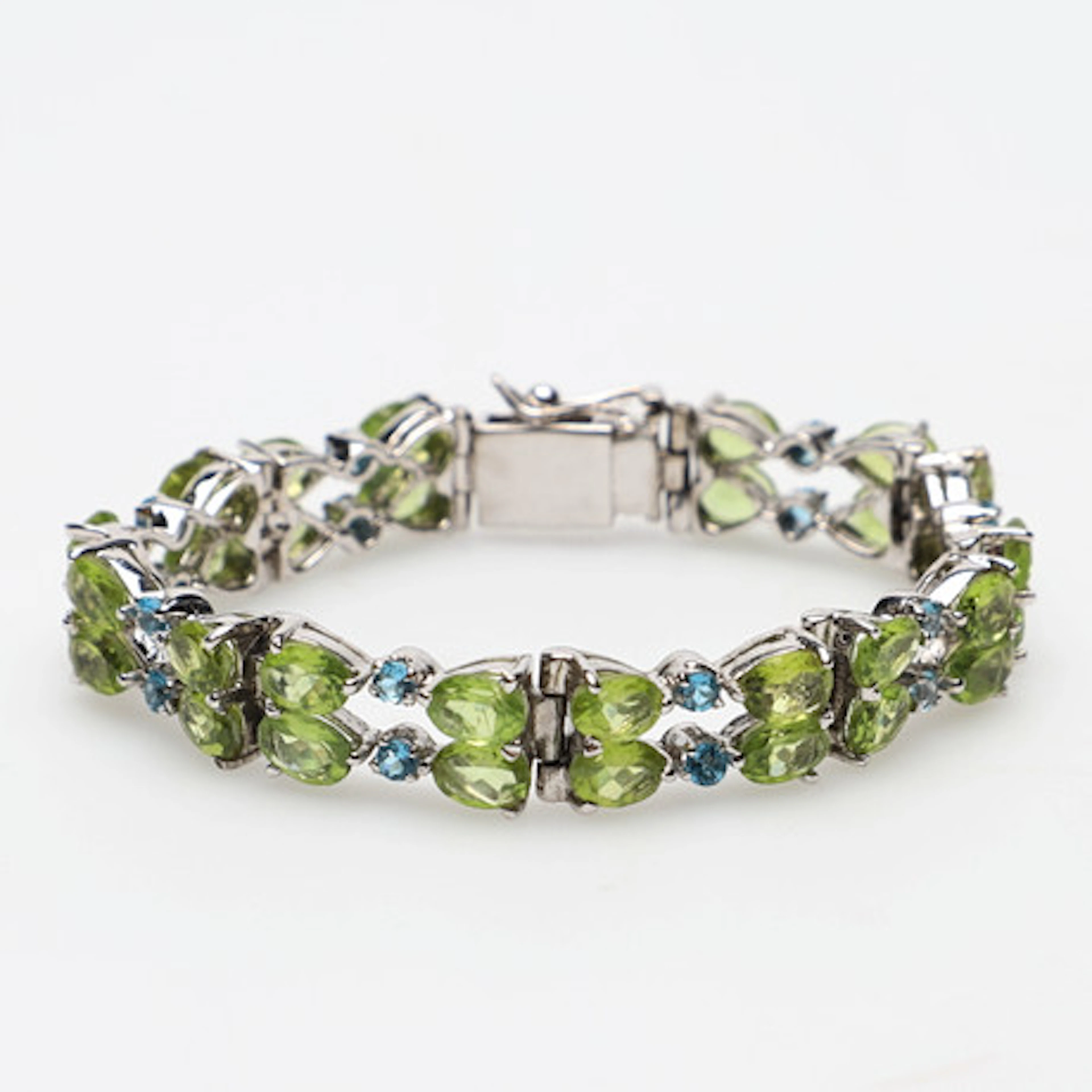 ARMBAND, sterlingsilver med peridoter & to…