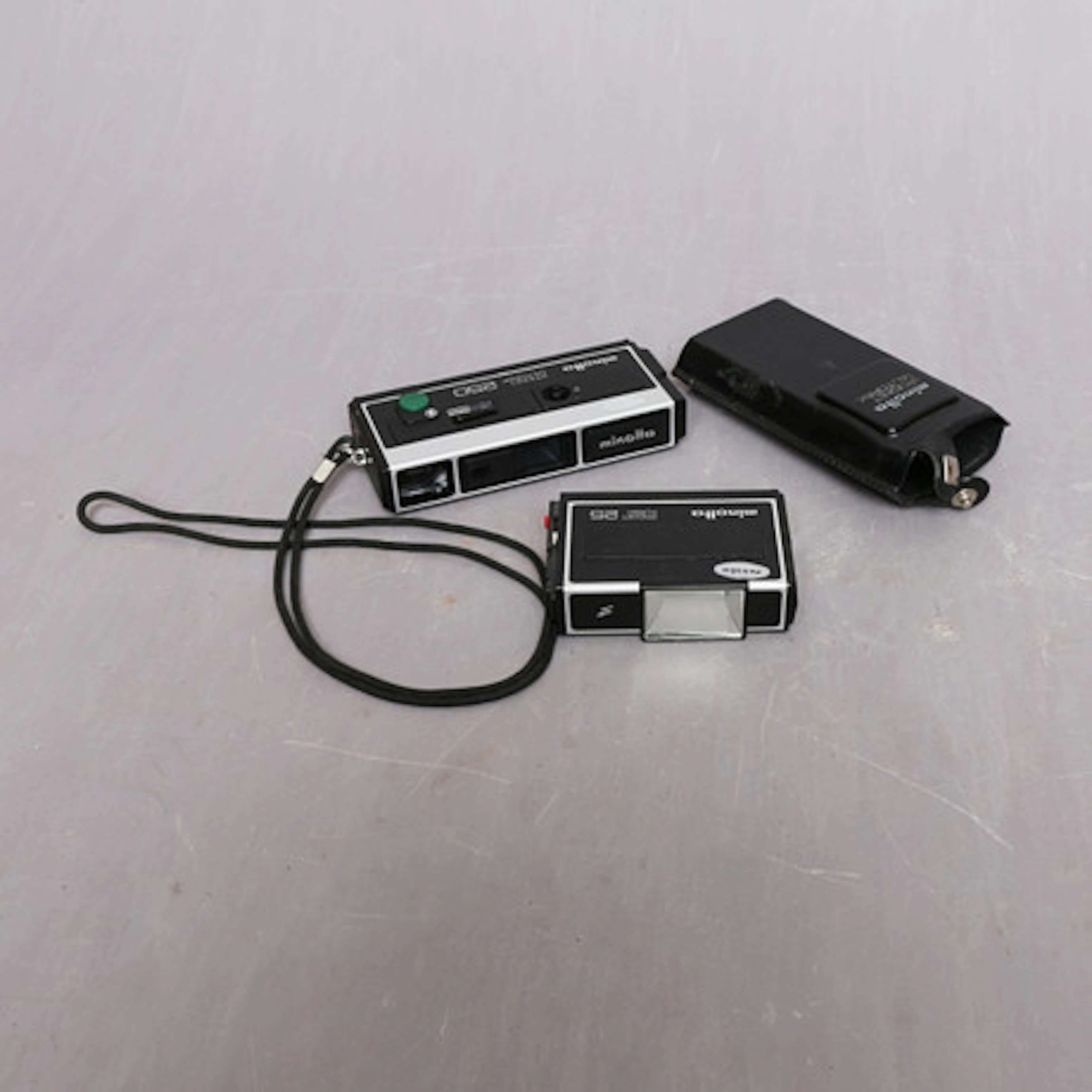 MINOLTA POCKET AUTOPAK 250 (1977) med blix…