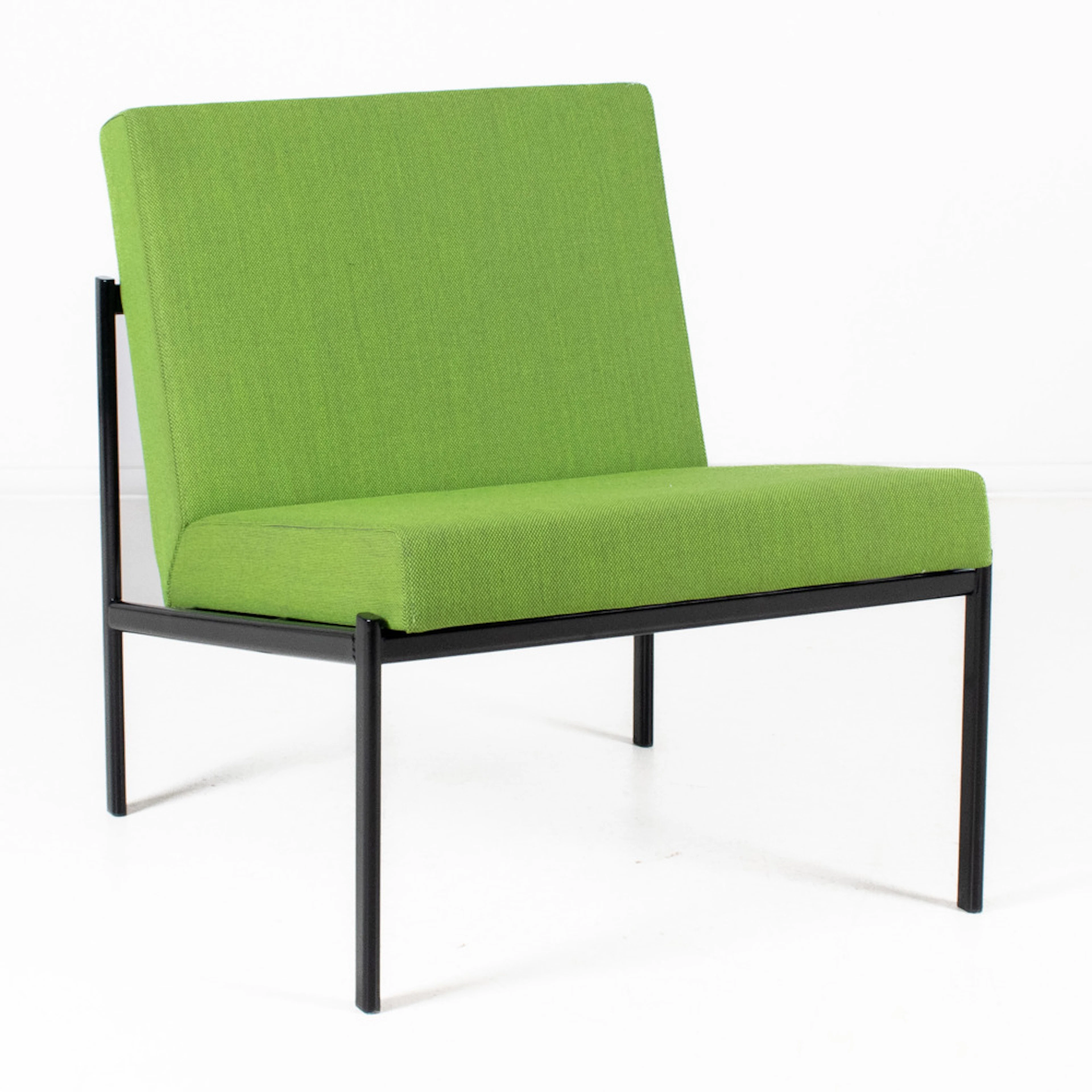 ILMARI TAPIOVAARA, fåtölj, "Kiki Lounge", för Artek, Finland, 2000-tal