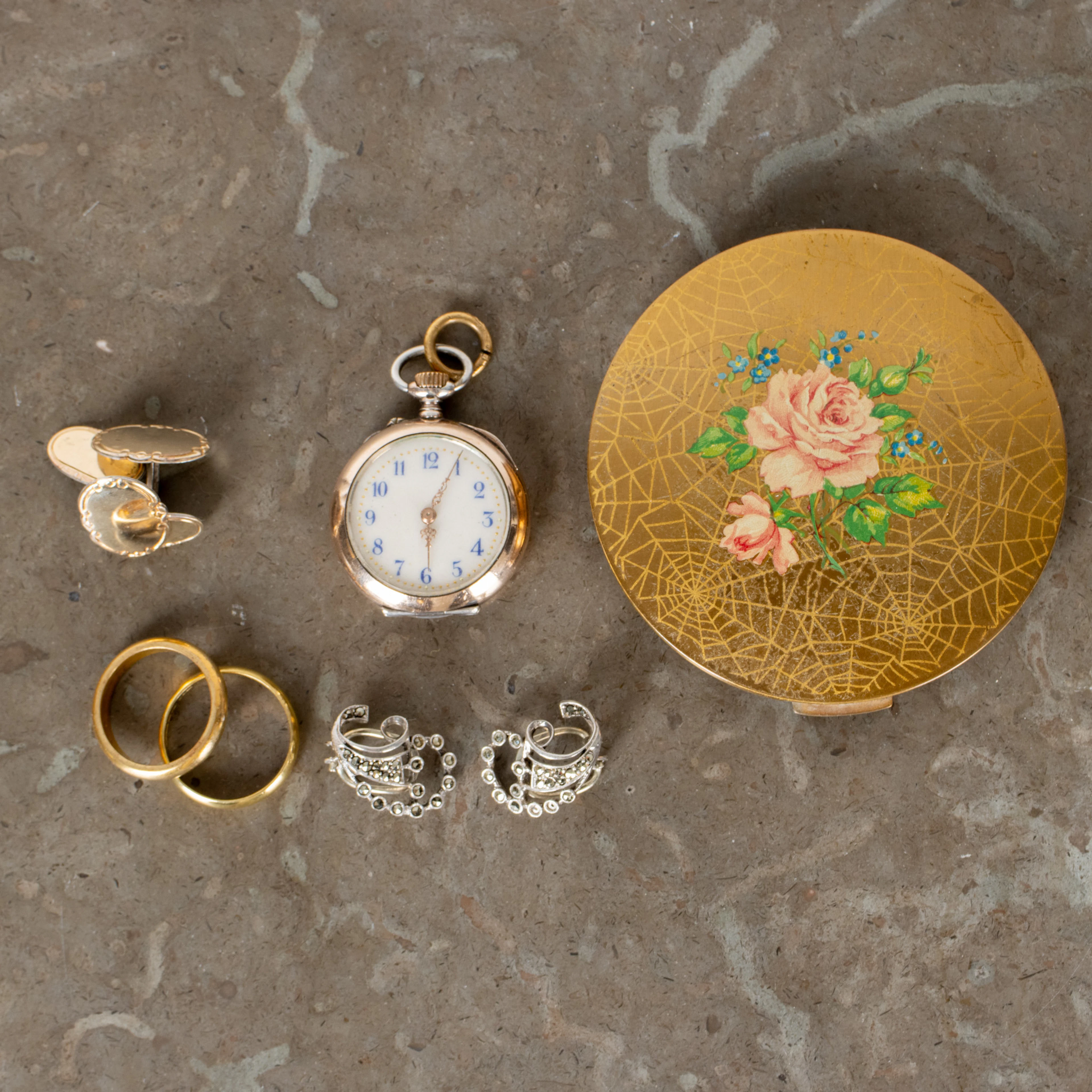 SMYCKEN OCH ACCESSOARER, 6 del, bla örhängen, 1900-talets mitt