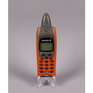 Ericsson R310s "Hajfenan/Sharkfin", mobiltelefon