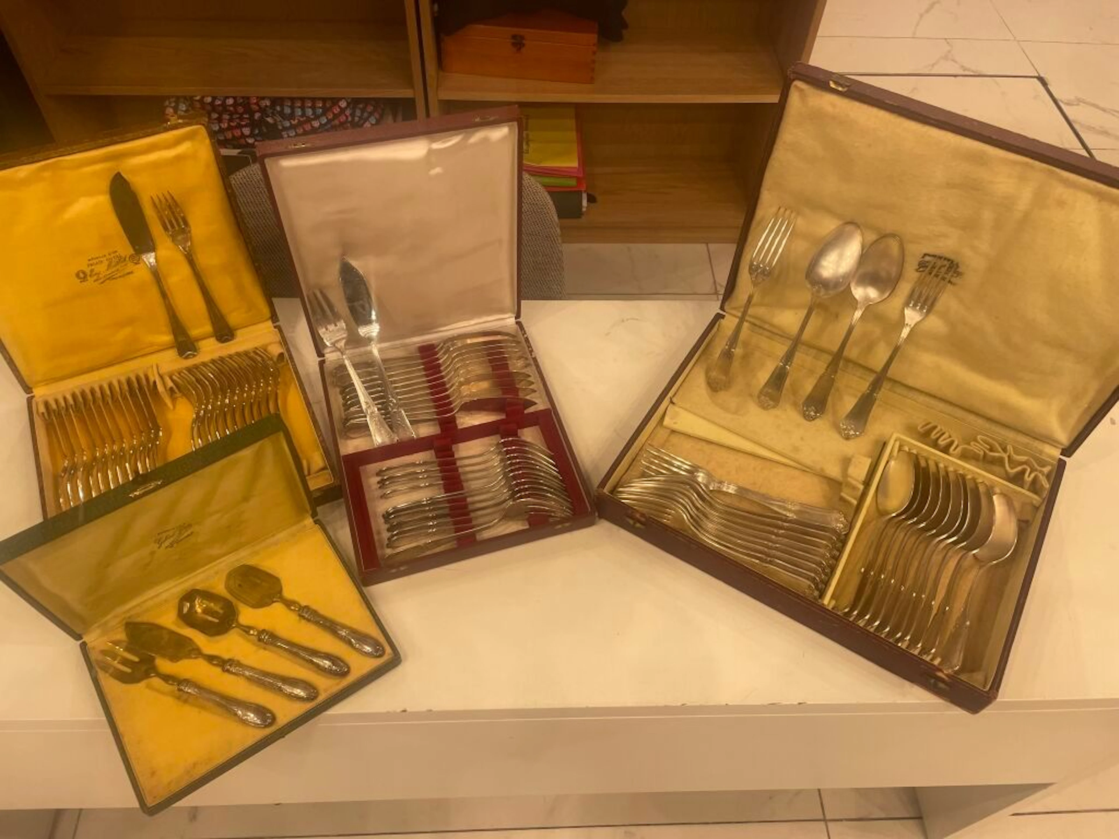 Set in filled silver and silver-plated metal... - Lot 76 - Kâ-Mondo