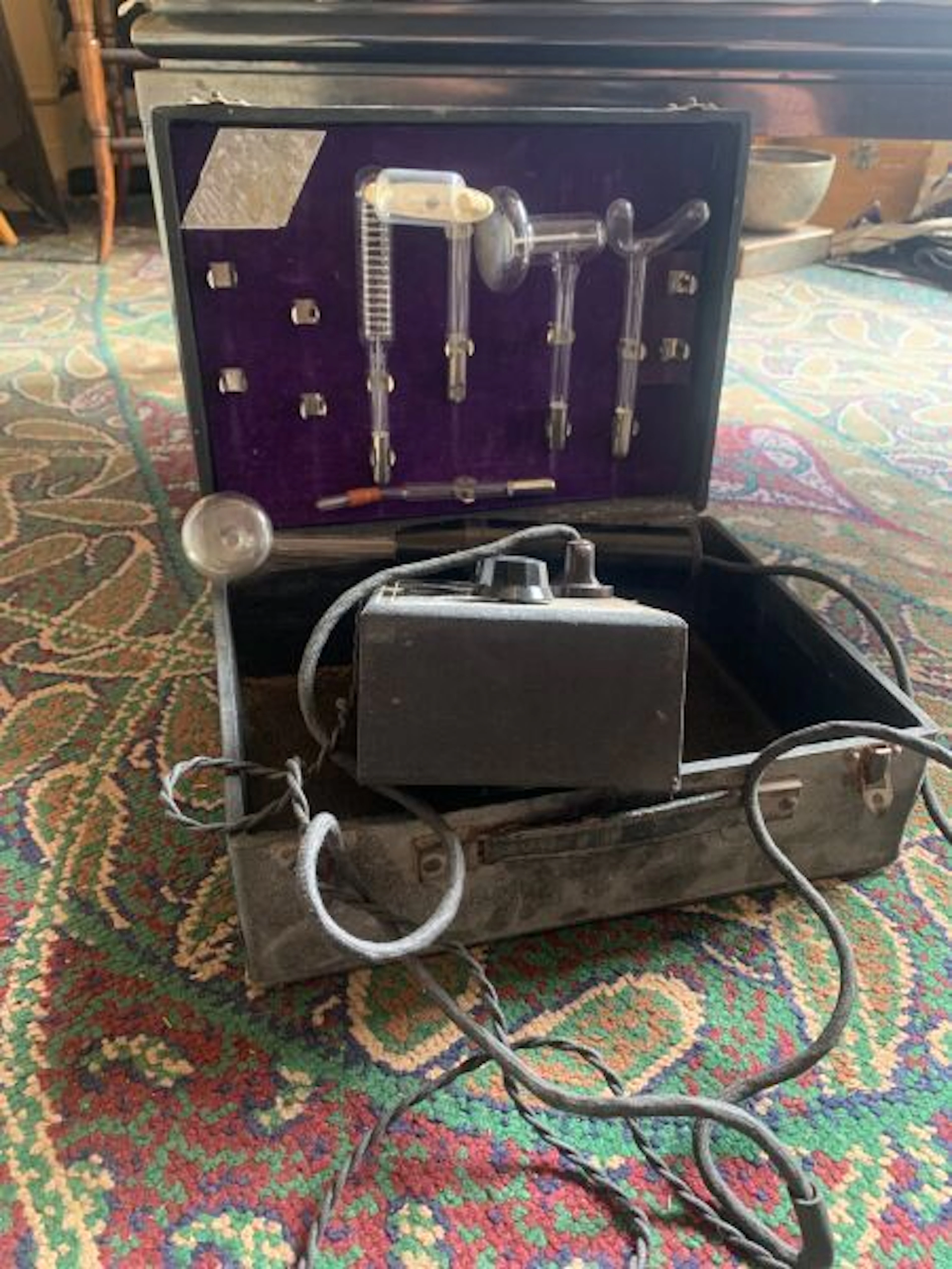 French homo-flux electromagnetic system charlatan... - Lot 220 - Kâ-Mondo