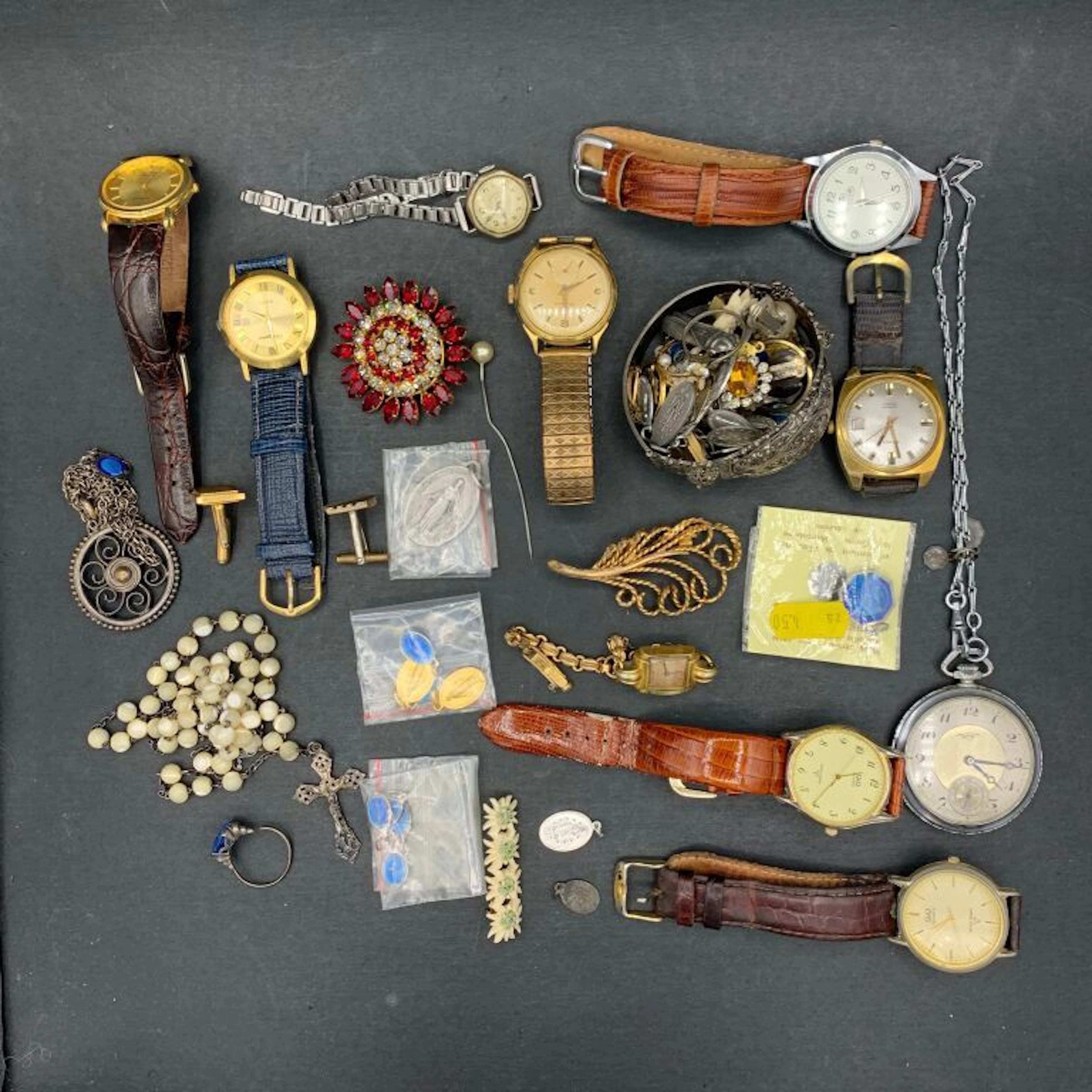 LOT OF FANTAISIE JEWELRY including: an Art... - Lot 228 - Kâ-Mondo
