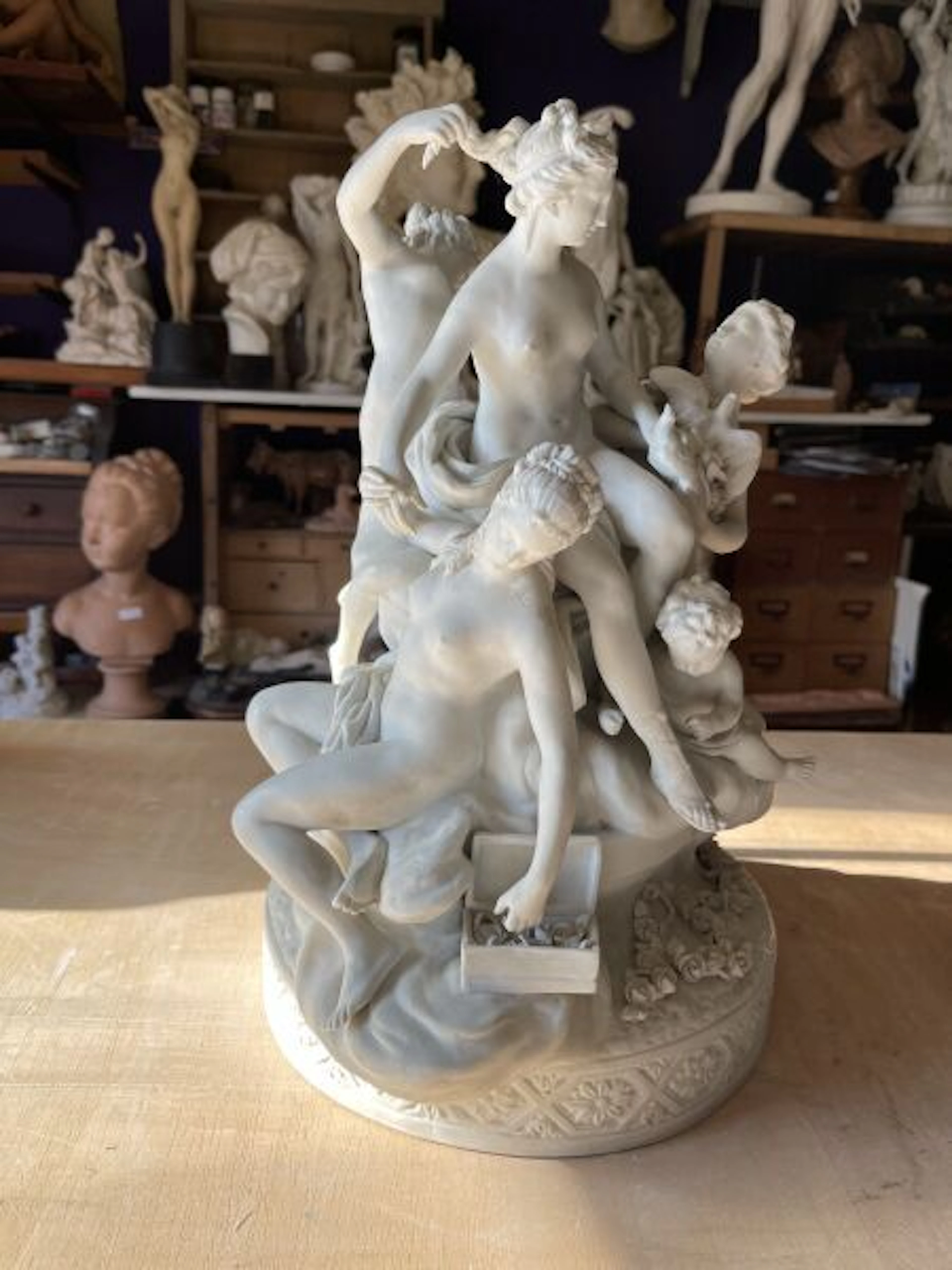 In the Sèvres style, after Louis-Simon BOIZOT.... - Lot 231 - Kâ-Mondo