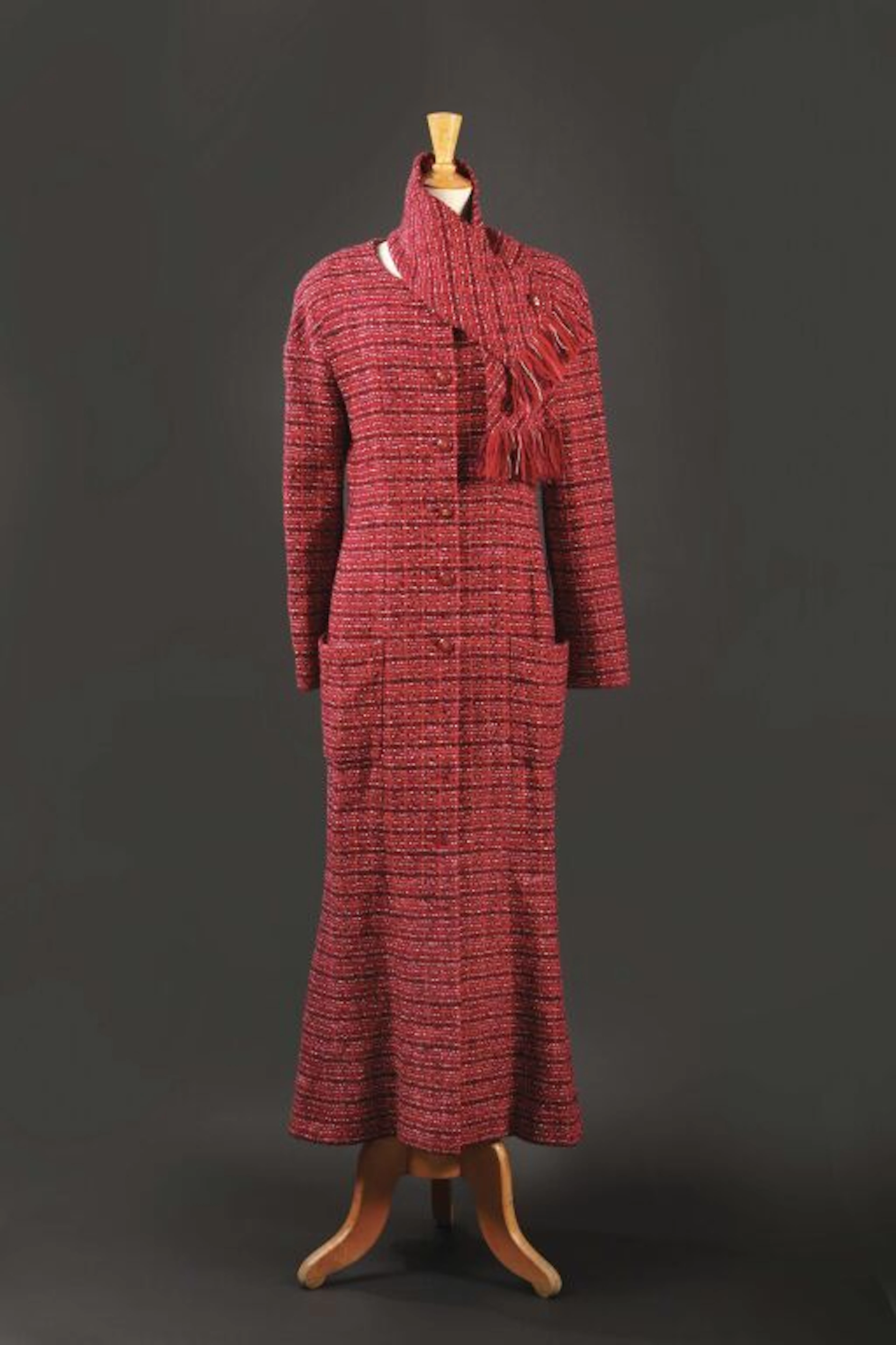 * CHANEL by Karl LAGERFELD. Long coat with... - Lot 156 - Kâ-Mondo