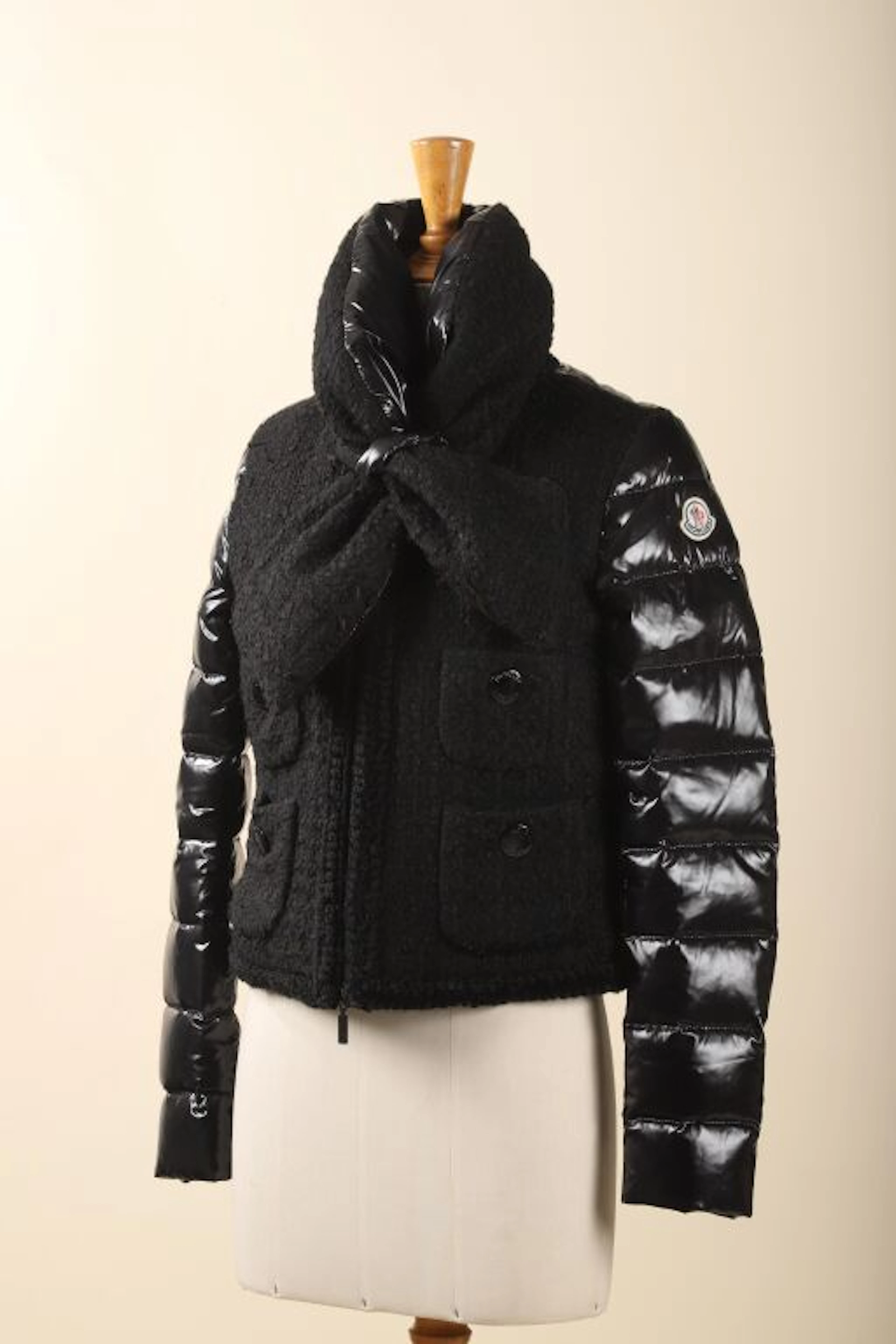 * MONCLER - Red range by Giambattista Valli. Black... - Lot 174 - Kâ-Mondo