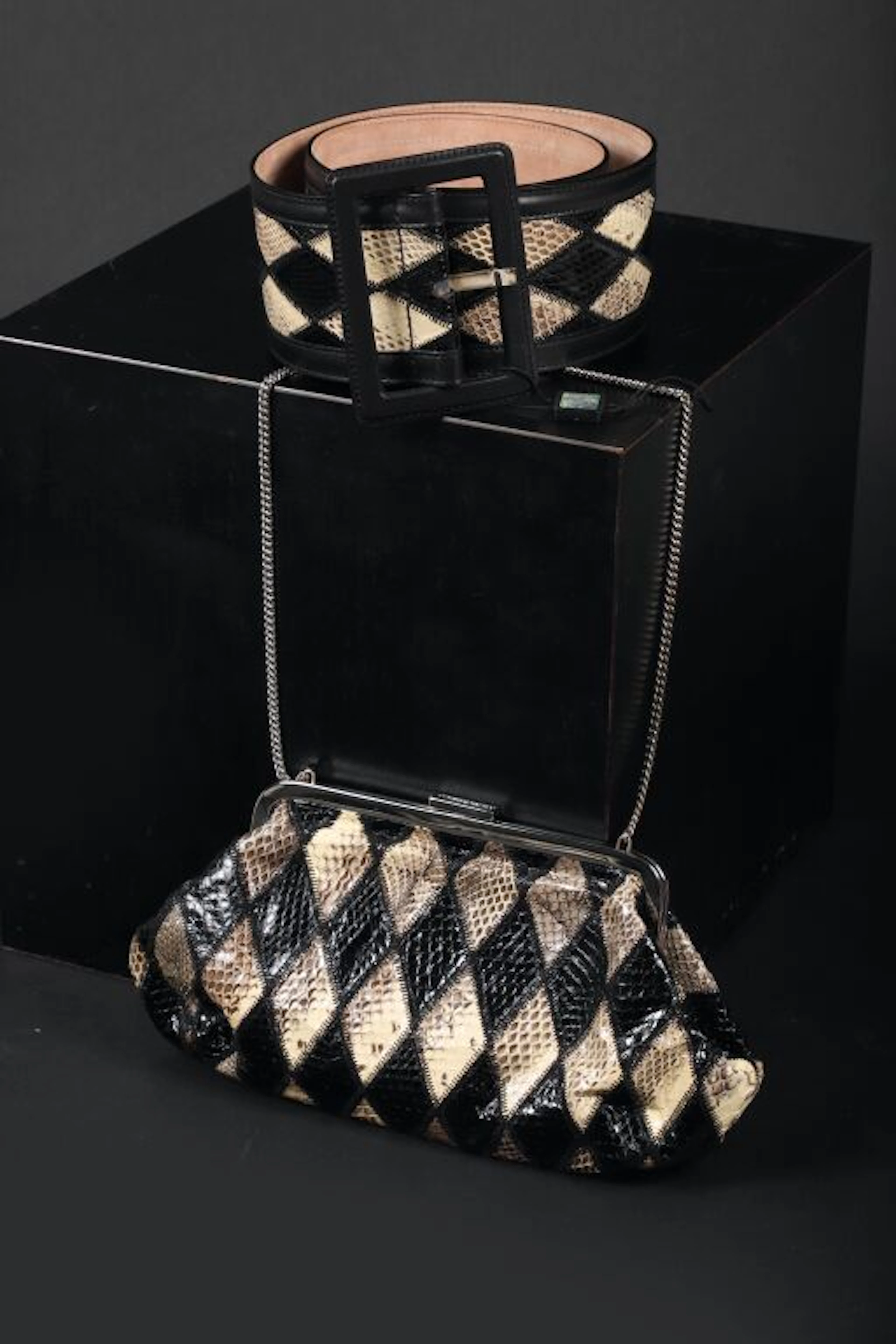 * DOLCE & GABBANA. Black and white diamond... - Lot 197 - Kâ-Mondo