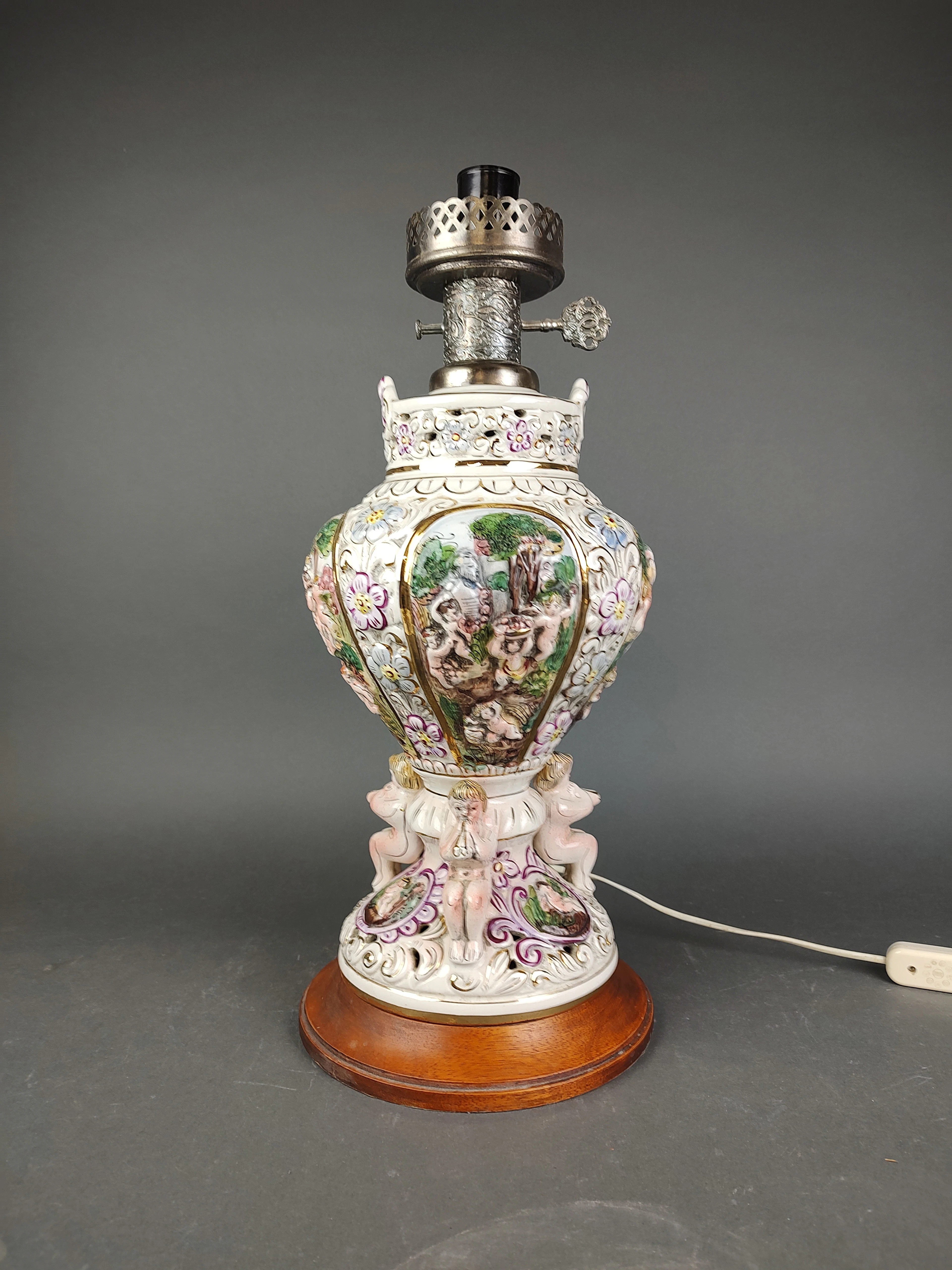 Bordslampa, porslin, Capodimonte, Italien