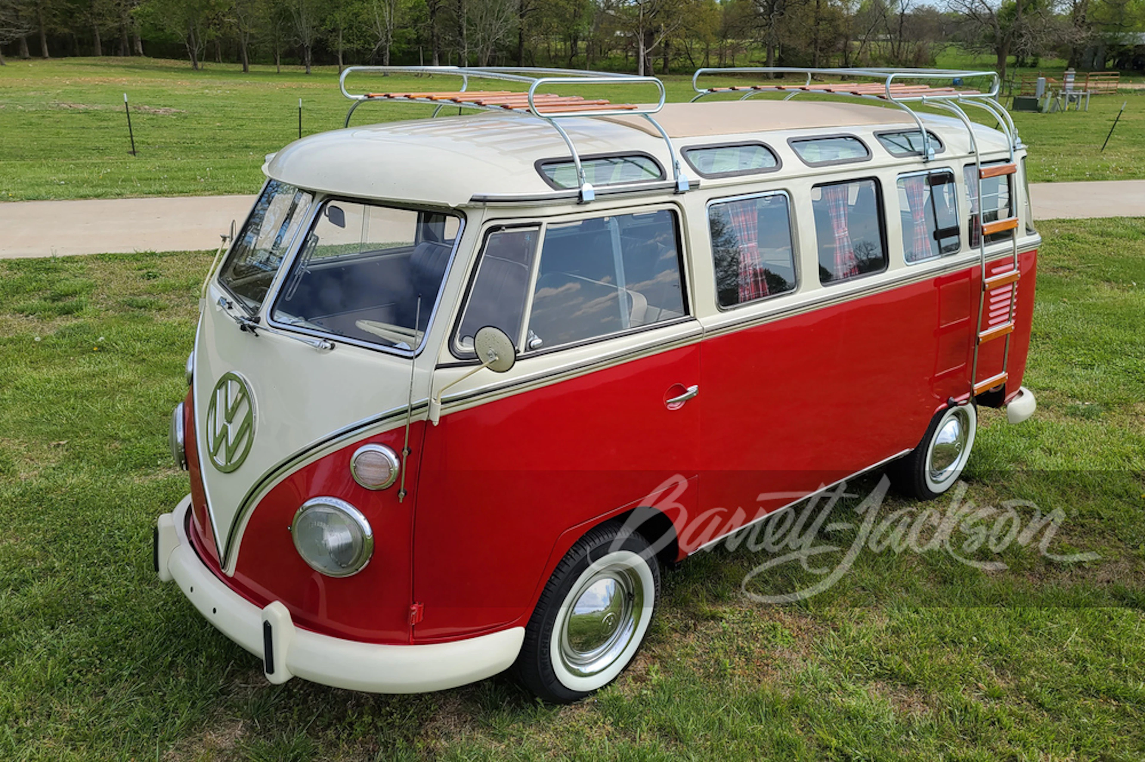 1974 VOLKSWAGEN 23-WINDOW MICROBUS RE-CREATION