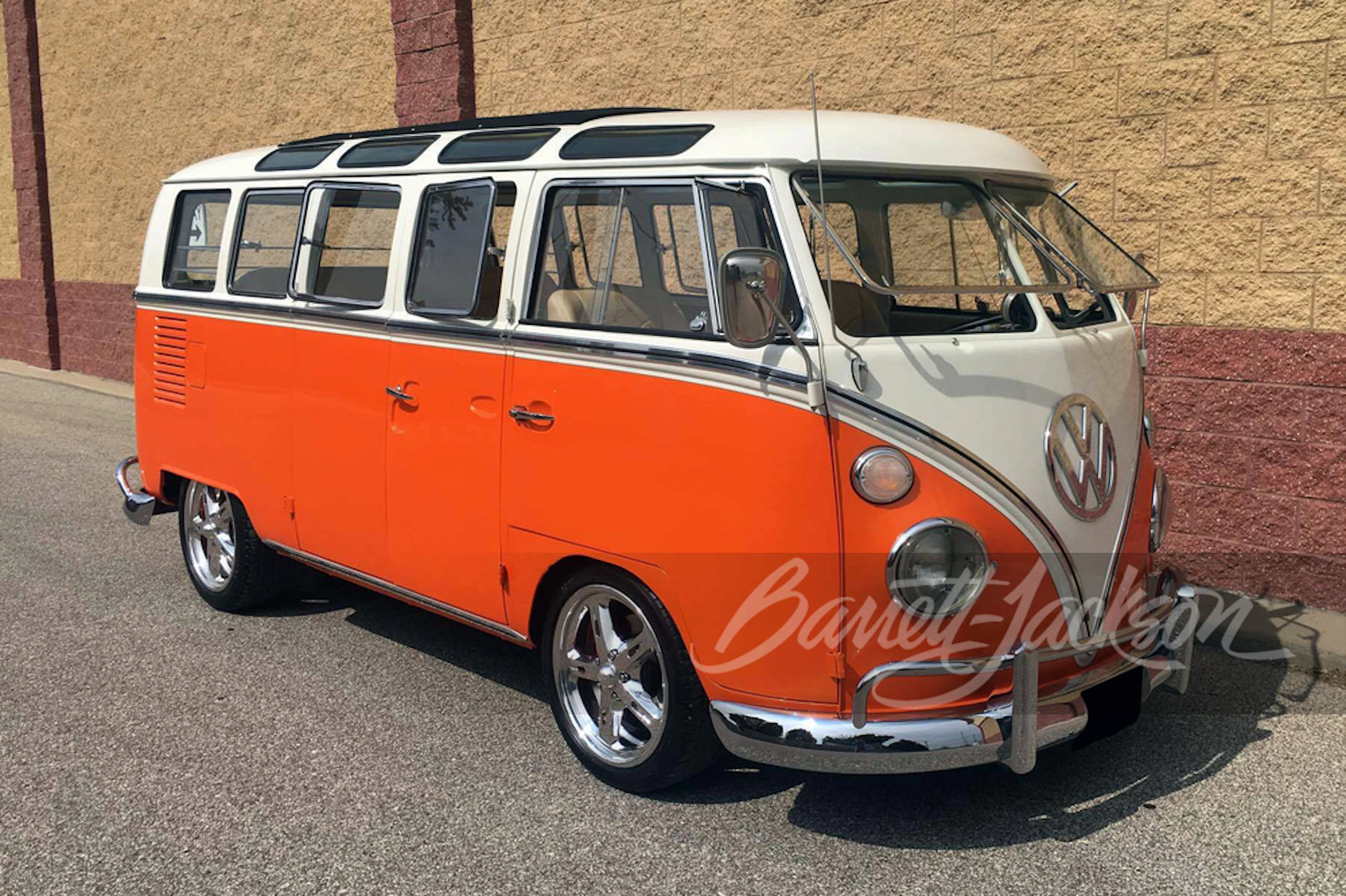 1967 VOLKSWAGEN TYPE II 21-WINDOW CUSTOM MICROBUS RE-CREATION