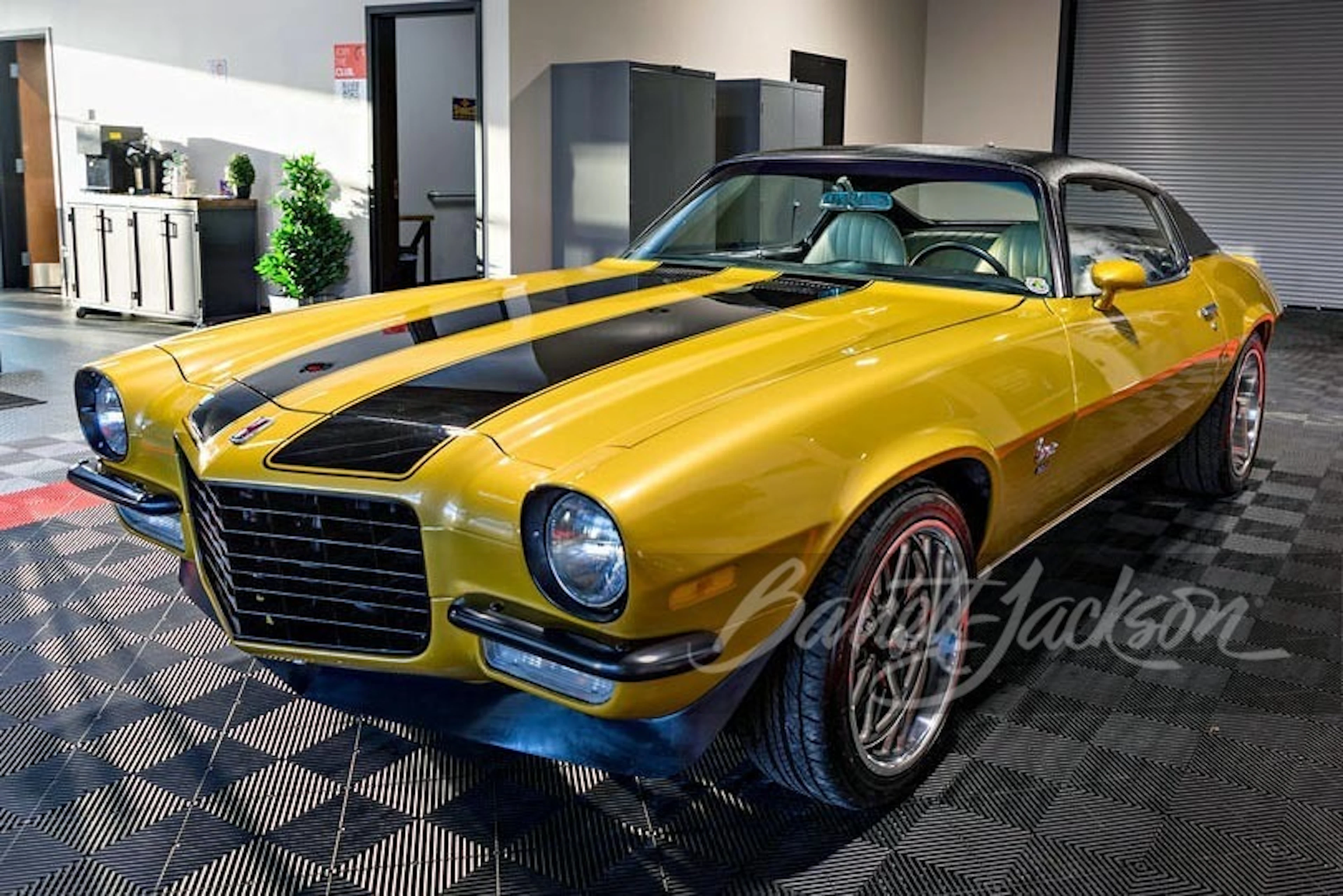 1972 CHEVROLET CAMARO CUSTOM COUPE