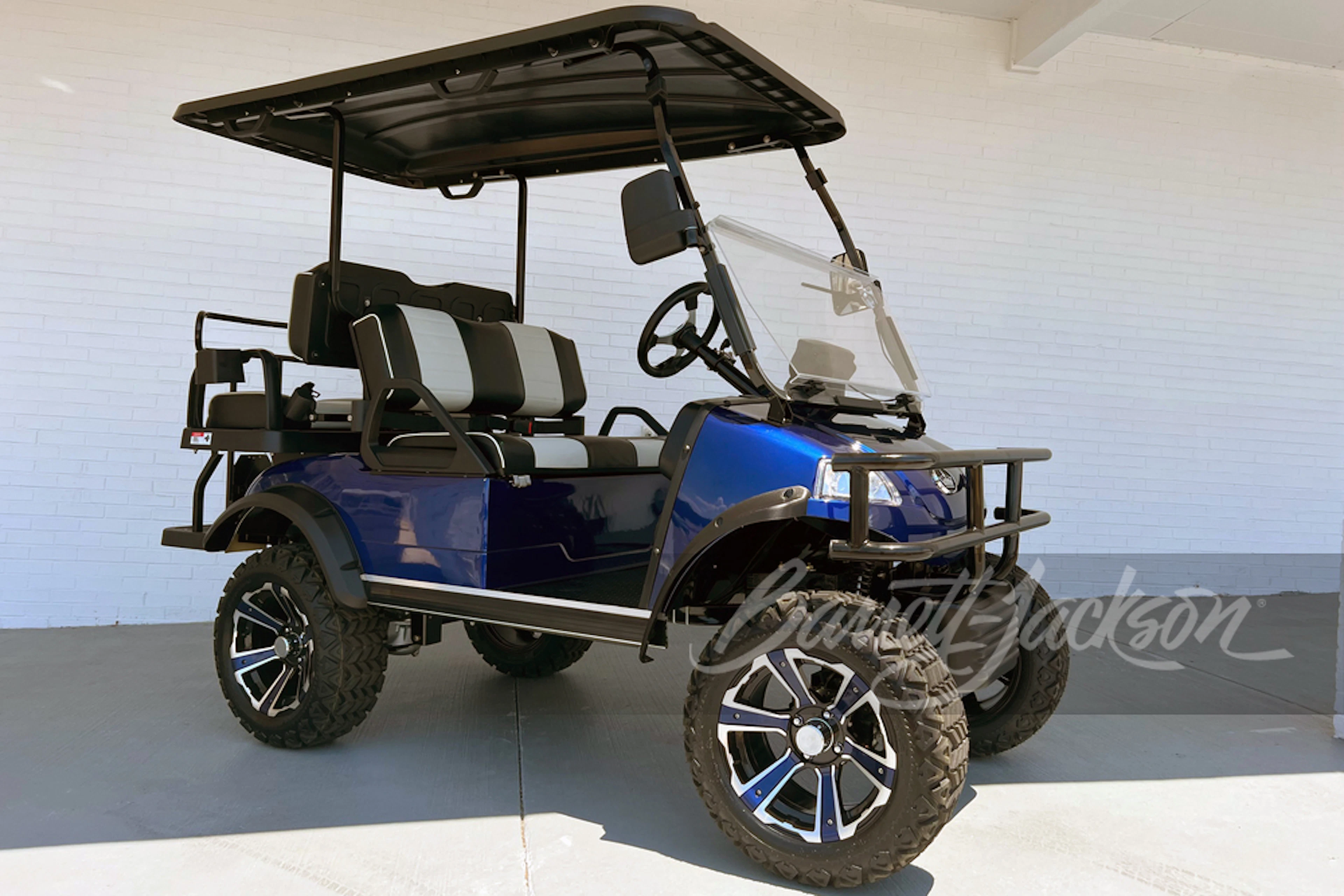 2023 EVOLUTION CLASSIC 4 PLUS GOLF CART